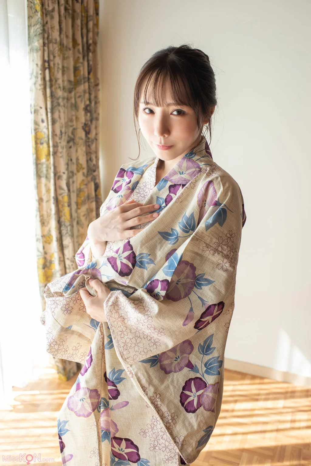 Ao Ebisaki (海老咲あお)_ FLASHデジタル写真集R 和を脱ぎ捨てて