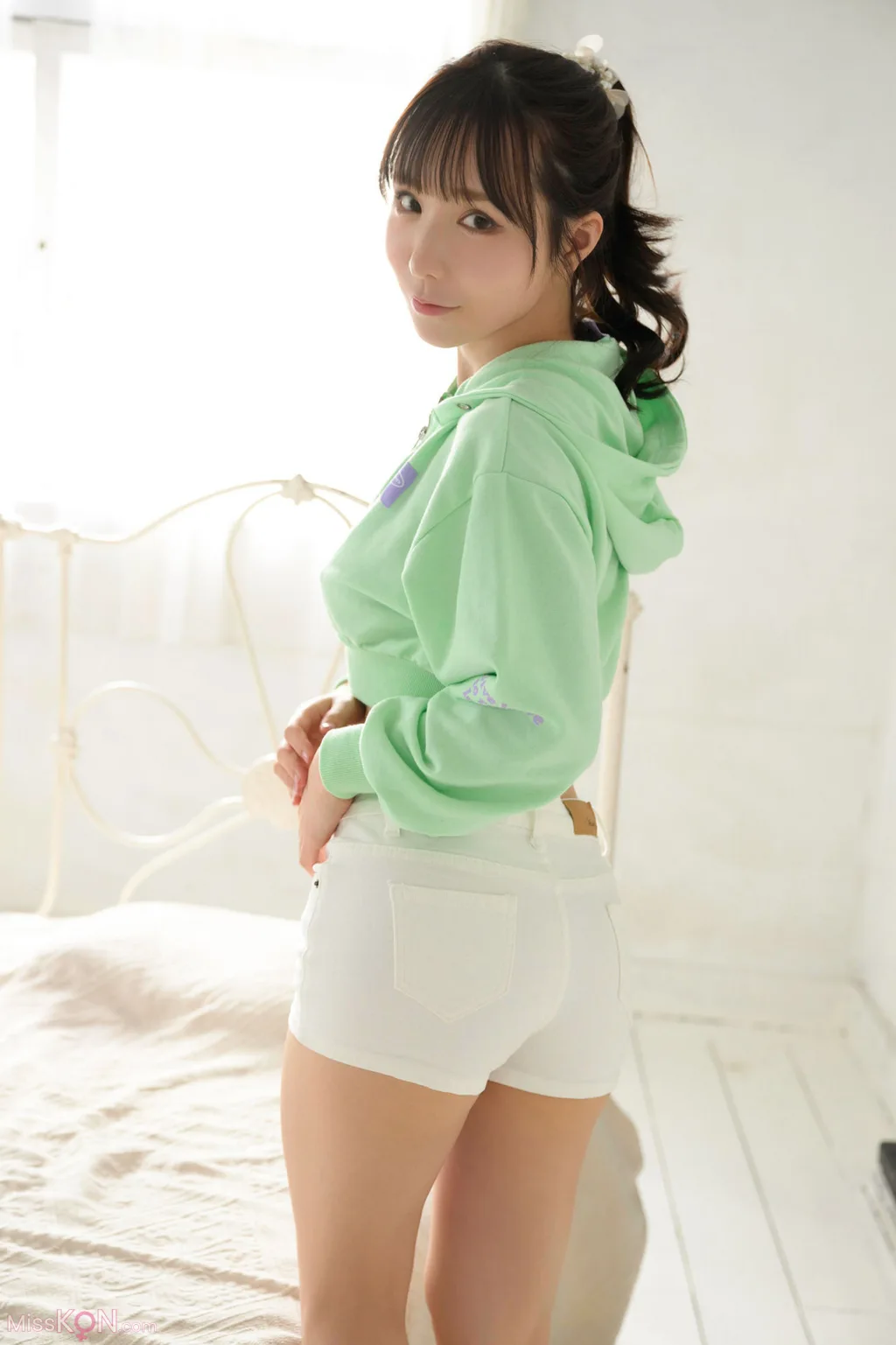 Ao Ebisaki (海老咲あお)_ FRIDAYデジタル写真集 あおに染まる Vol.1
