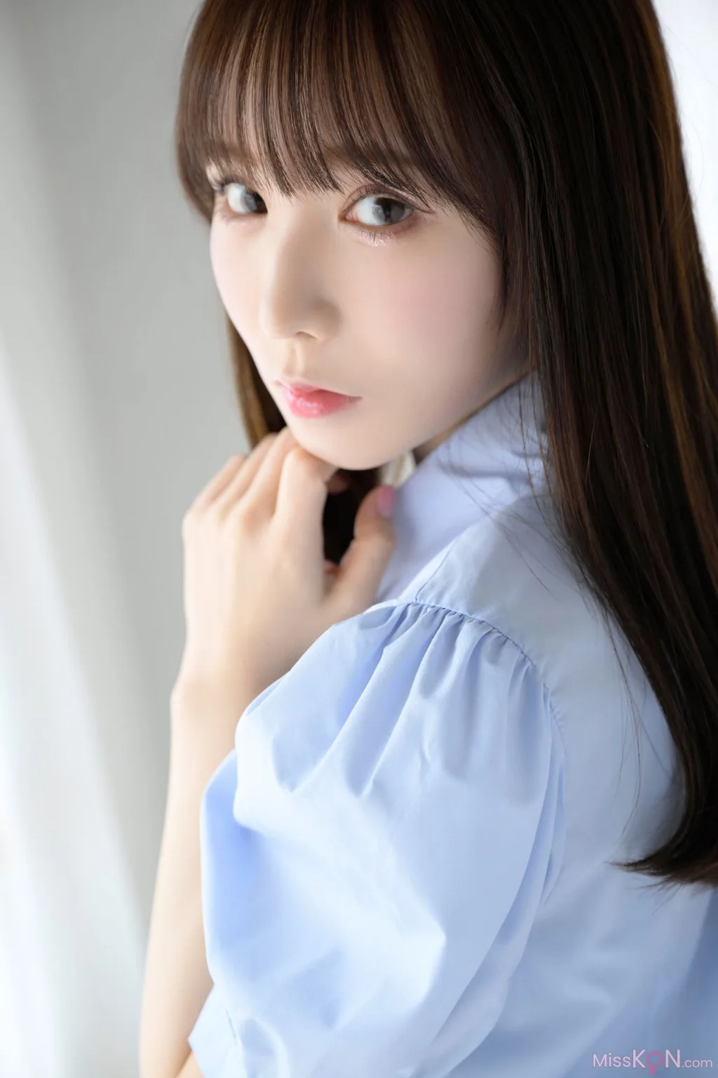 Ao Ebisaki (海老咲あお)_ FRIDAYデジタル写真集 あおに染まる Vol.2 120 ページ豪華版