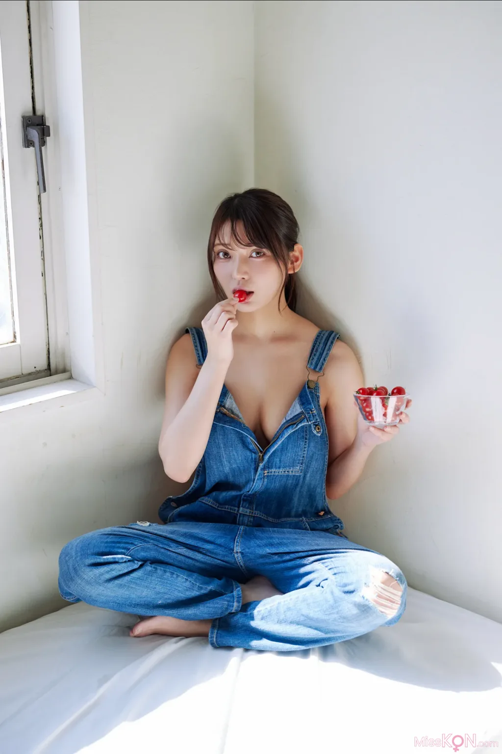 Nitori Sayaka (似鳥沙也加)_ FRIDAY GOLD A to Z Vol.5+6+7