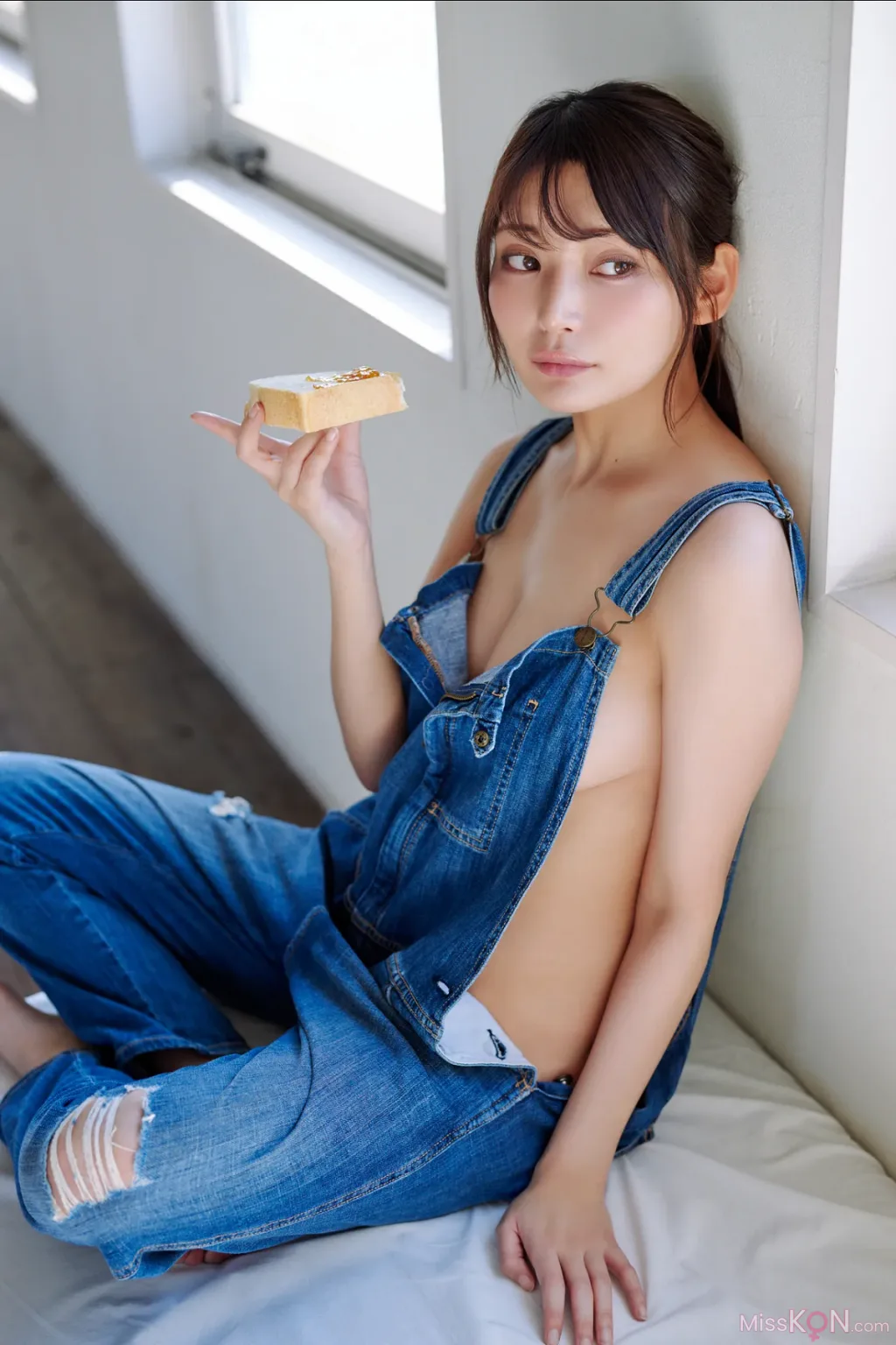 Nitori Sayaka (似鳥沙也加)_ FRIDAY GOLD A to Z Vol.5+6+7
