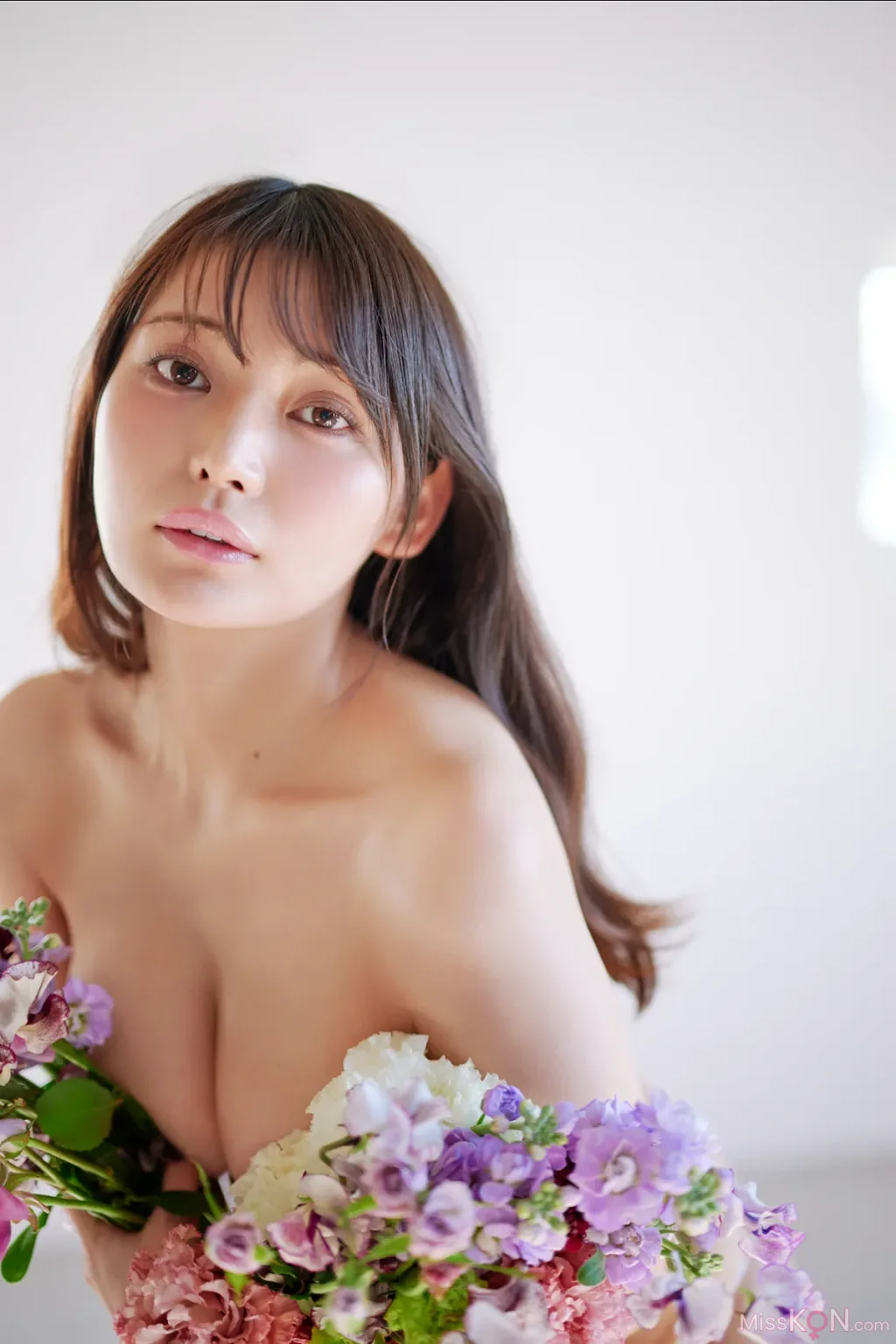 Nitori Sayaka (似鳥沙也加)_ FRIDAY GOLD A to Z Vol.8
