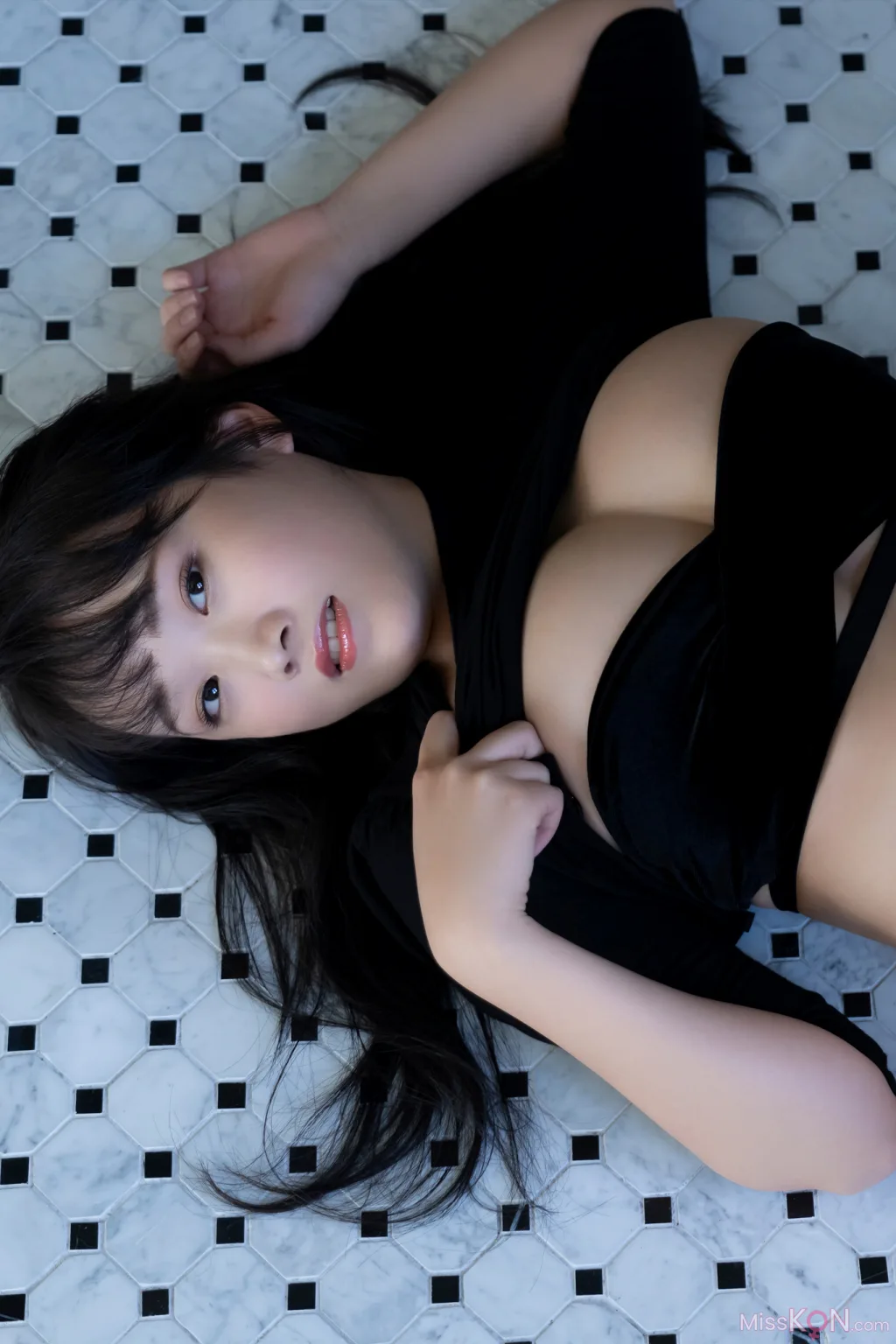 Riho Okumura (奥村梨穂)_ FRIDAY デジタル写真集 奇迹の神乳 Vol.2