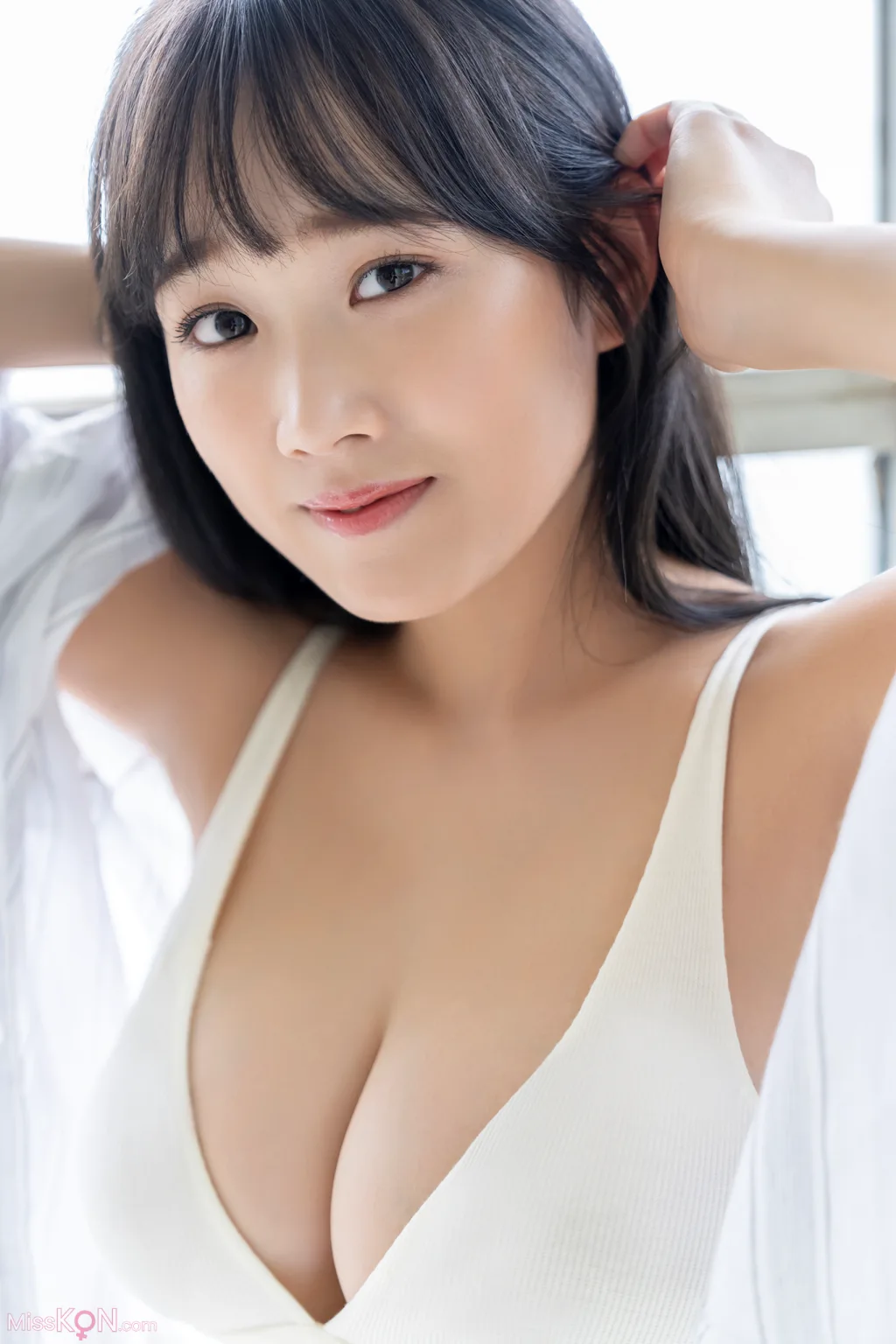 Riho Okumura (奥村梨穂)_ FRIDAY デジタル写真集 奇跡の神乳 Vol.1