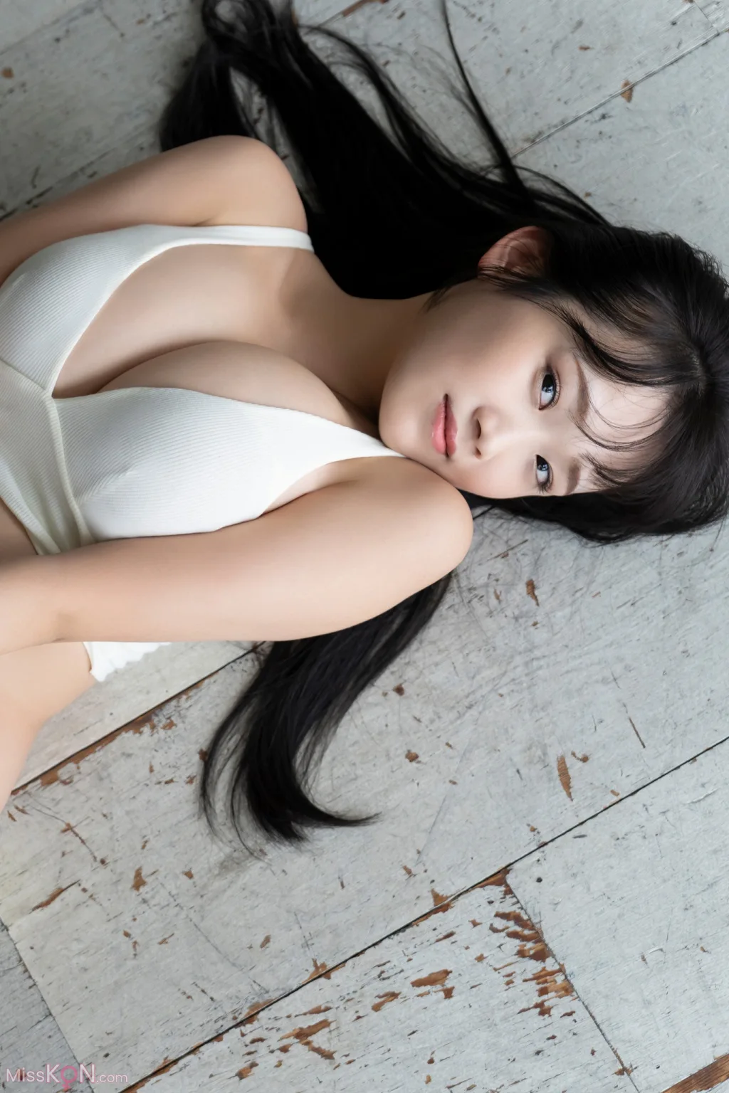 Riho Okumura (奥村梨穂)_ FRIDAY デジタル写真集 奇跡の神乳 Vol.1