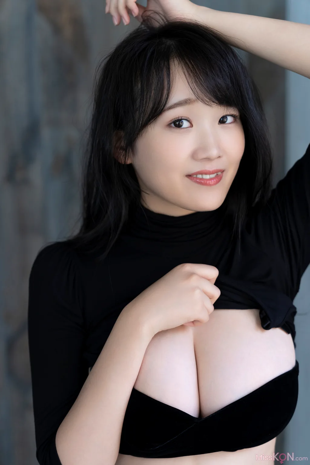 Riho Okumura (奥村梨穂)_ FRIDAY デジタル写真集 奇跡の神乳 Vol.3 オール未公開完全版