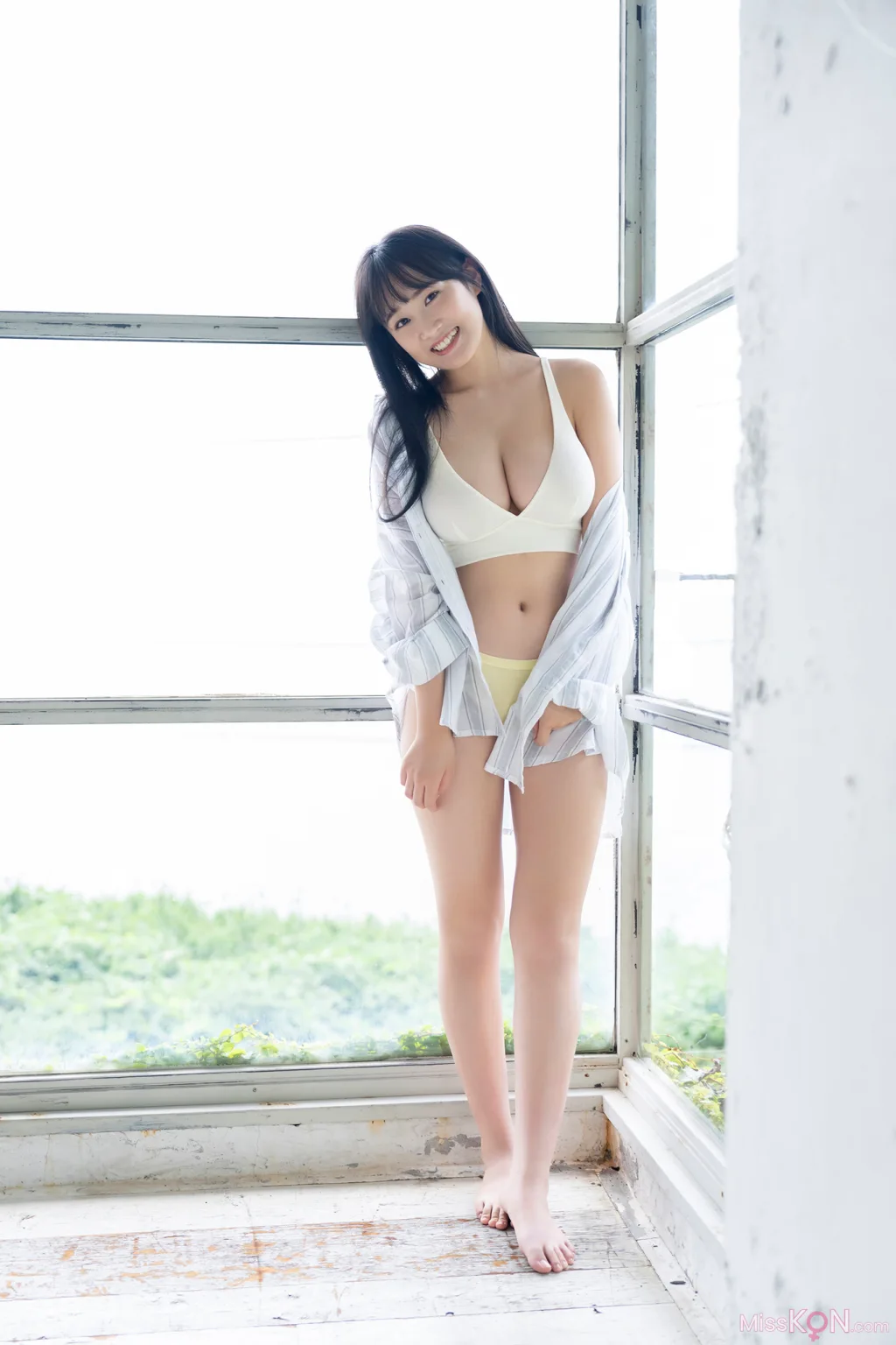 Riho Okumura (奥村梨穂)_ FRIDAY デジタル写真集 奇跡の神乳 Vol.3 オール未公開完全版