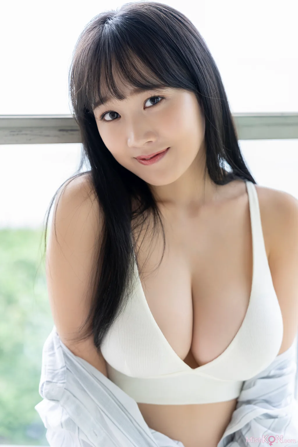 Riho Okumura (奥村梨穂)_ FRIDAY デジタル写真集 奇跡の神乳 Vol.3 オール未公開完全版
