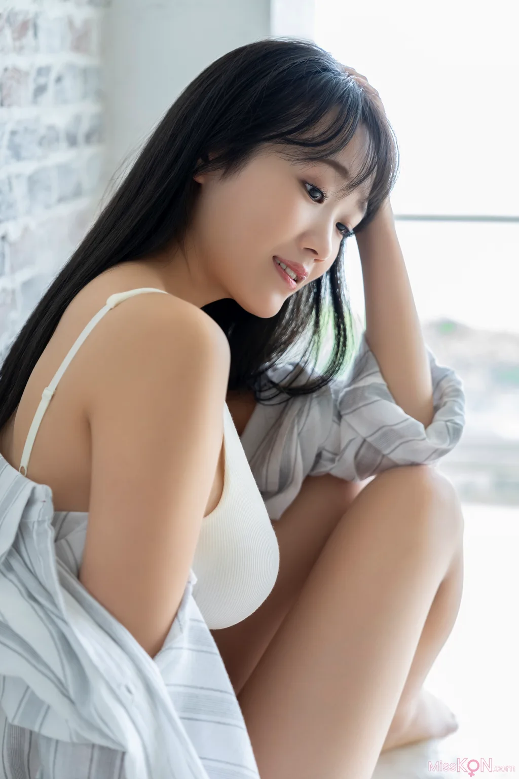 Riho Okumura (奥村梨穂)_ FRIDAY デジタル写真集 奇跡の神乳 Vol.3 オール未公開完全版
