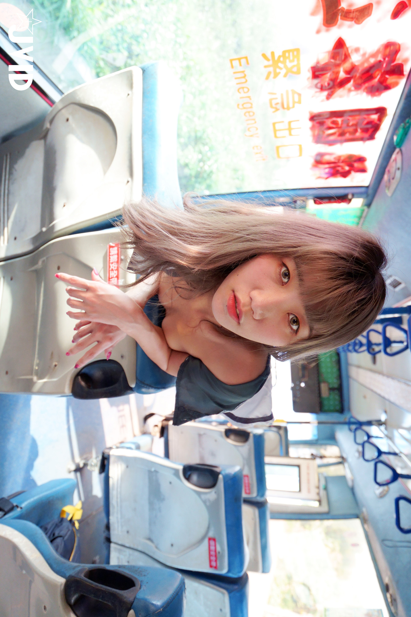 JVID 伊芙蝶 – 真实-公车上处女丧失回忆录 Set.03