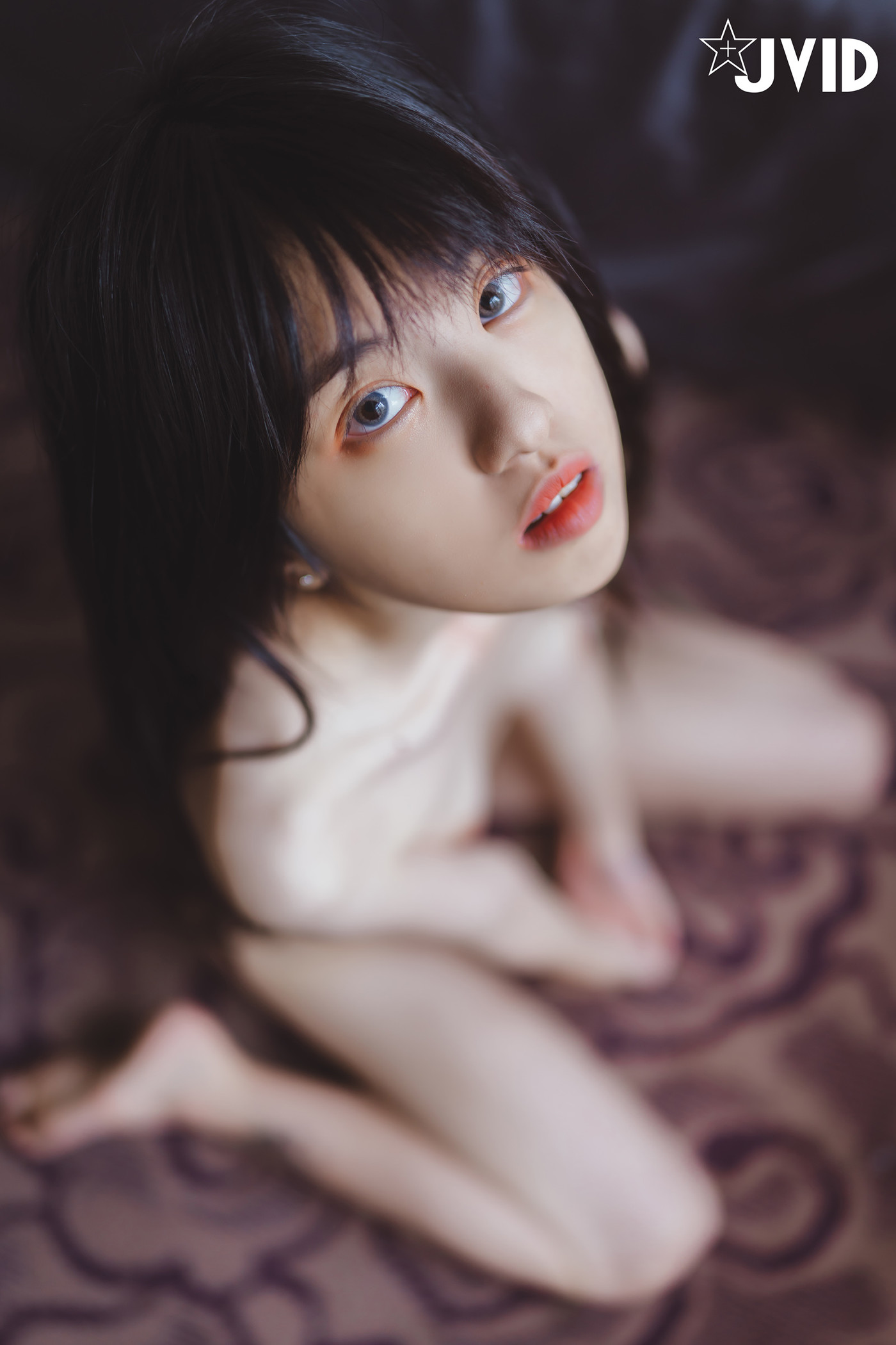 JVID 全裸無碼 18歲女高中生 缺錢全奉獻!!陪大家過好年~!! Set.02