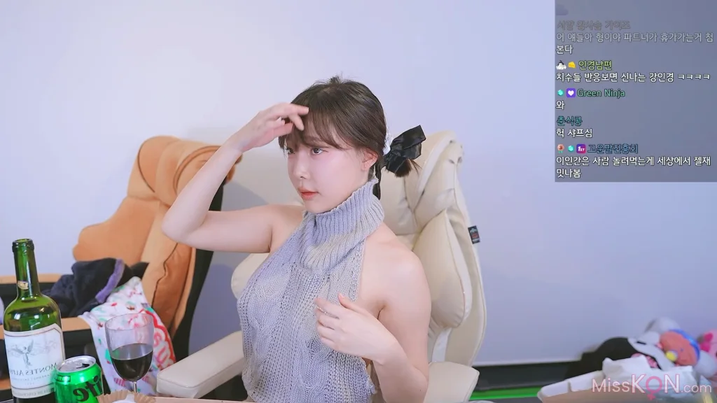 Kang In-kyung (강인경)_ Live Broadcast Room