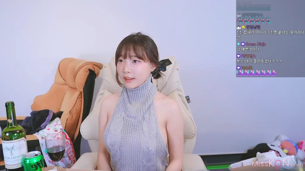 Kang In-kyung (강인경)_ Live Broadcast Room