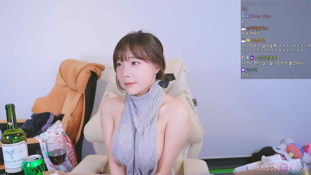 Kang In-kyung (강인경)_ Live Broadcast Room