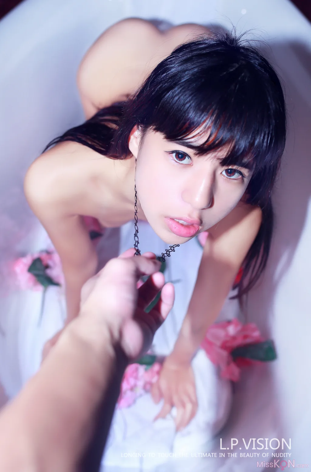 L.P.VISION Photography_ 窗前粉嫩的JK小姐姐