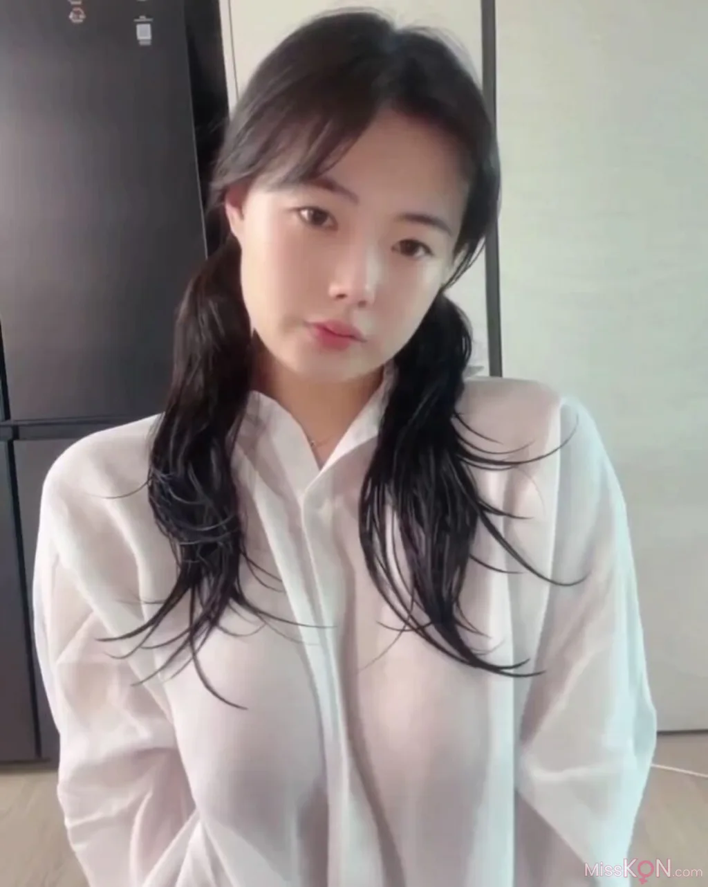 Roah (이로아)_ 아트그라비아모델 가슴까는영상