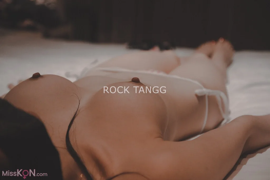 RockTangg_ X白虎福利姬 夜行露出 车厢调教