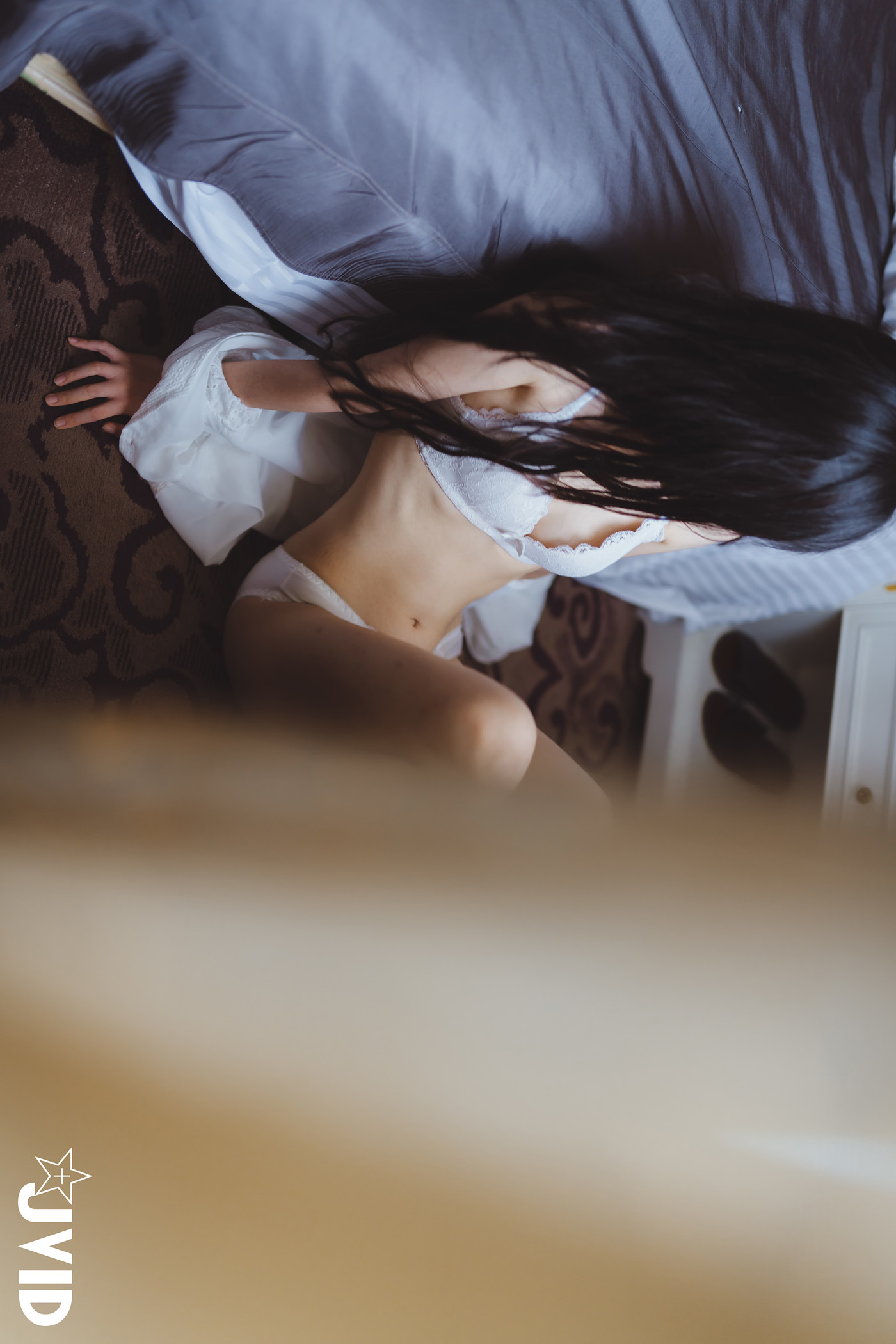 JVID 全裸無碼 18歲女高中生 缺錢全奉獻!!陪大家過好年~!! Set.01