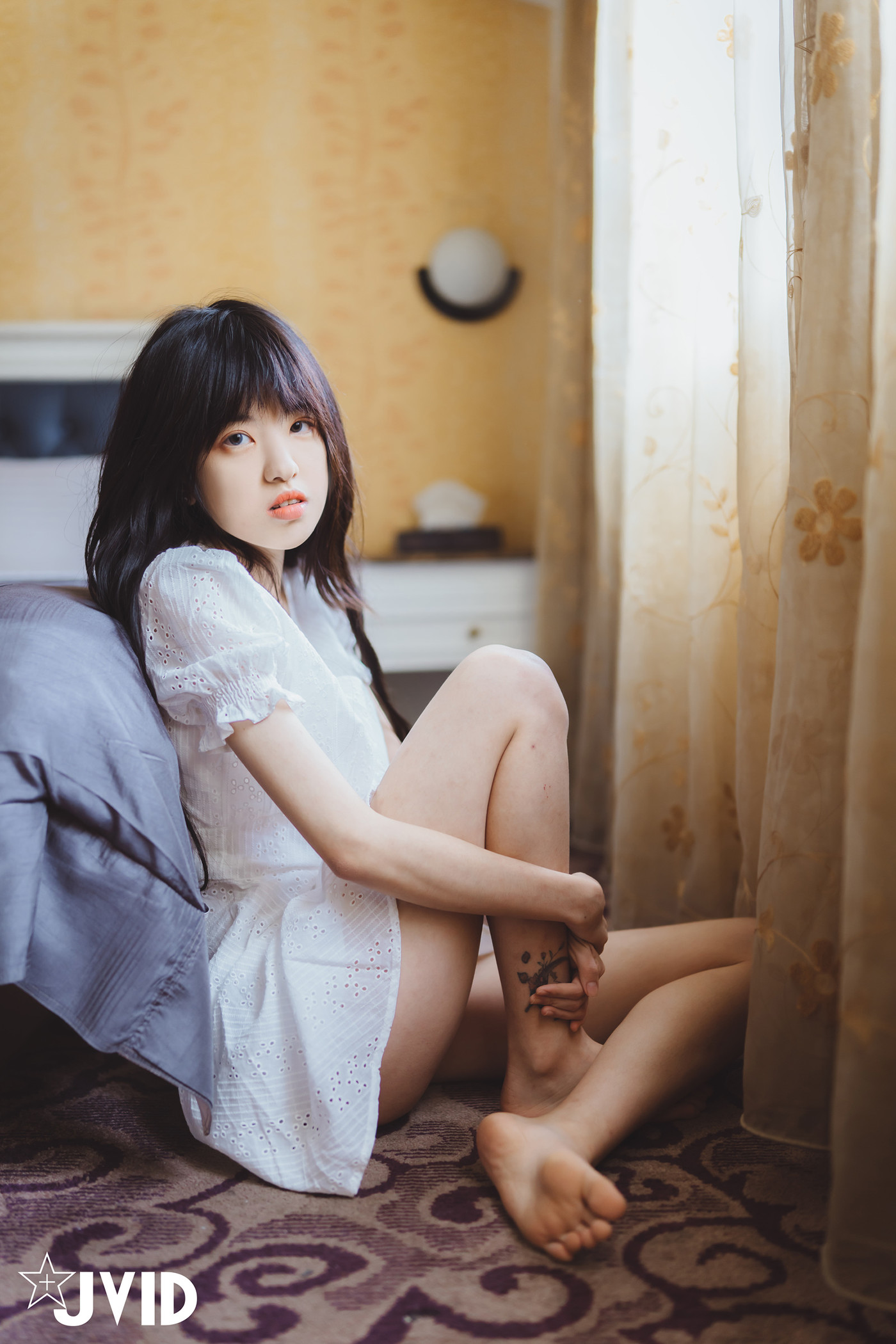 JVID 全裸無碼 18歲女高中生 缺錢全奉獻!!陪大家過好年~!! Set.01