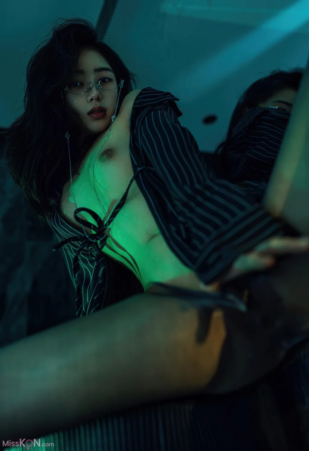 [XR Uncensored] 时安安_ R18 秀人网模特 新人首秀 白丝童真装