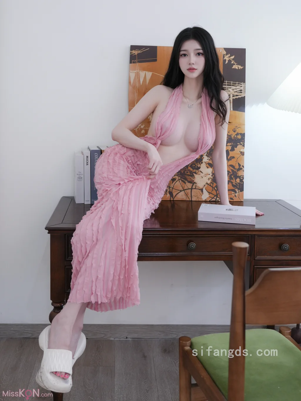 [XR Uncensored] 白小蝶_ R18 秀人网模特 书桌上的粉色精灵