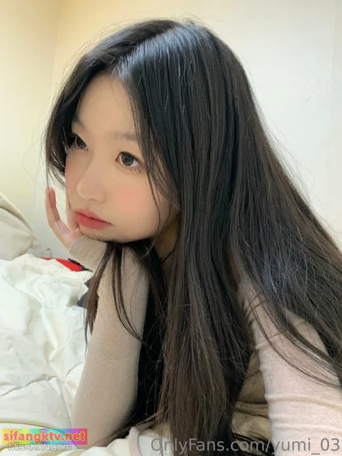 Yumi (유미)_ Hot Selfie Collection