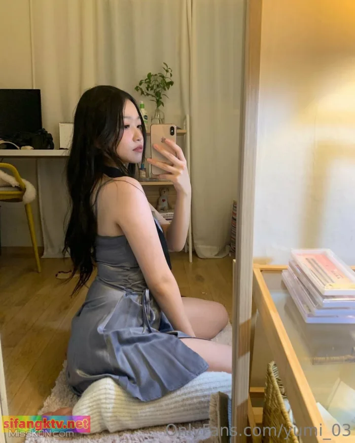 Yumi (유미)_ Hot Selfie Collection