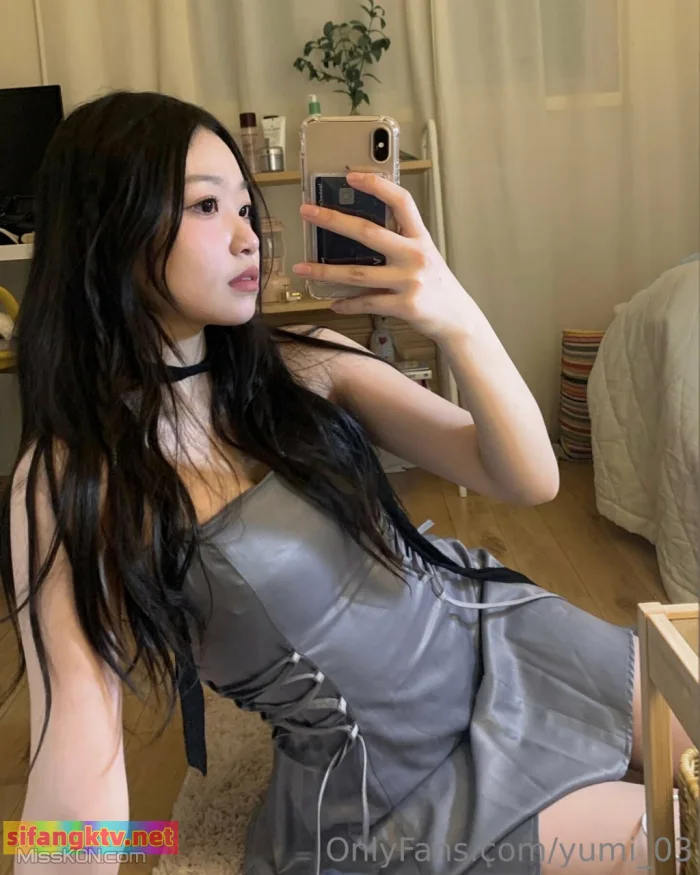 Yumi (유미)_ Hot Selfie Collection