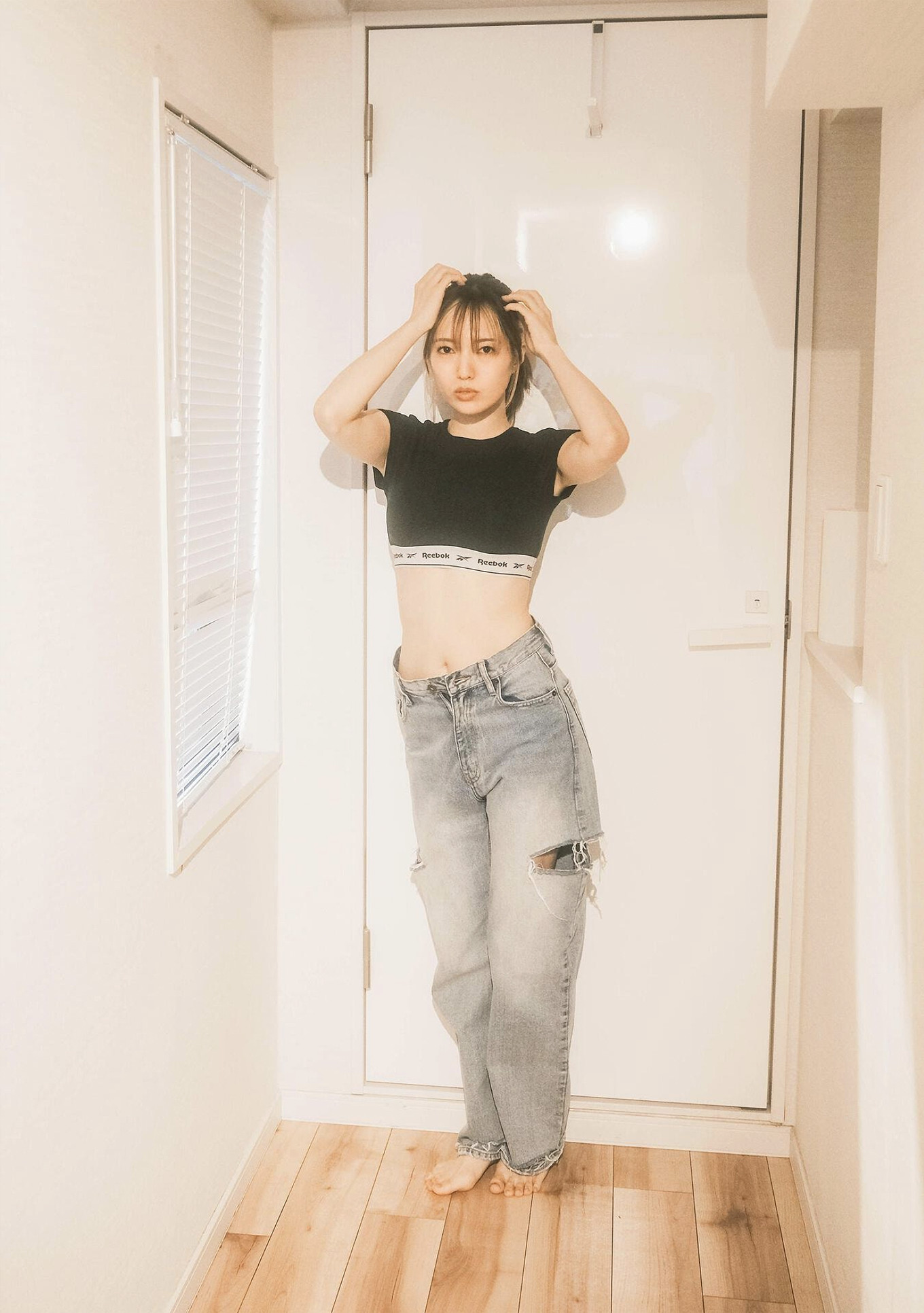 Misa Honma 本間ミサ, 写真集 「ニューヒロイン」 Set.02