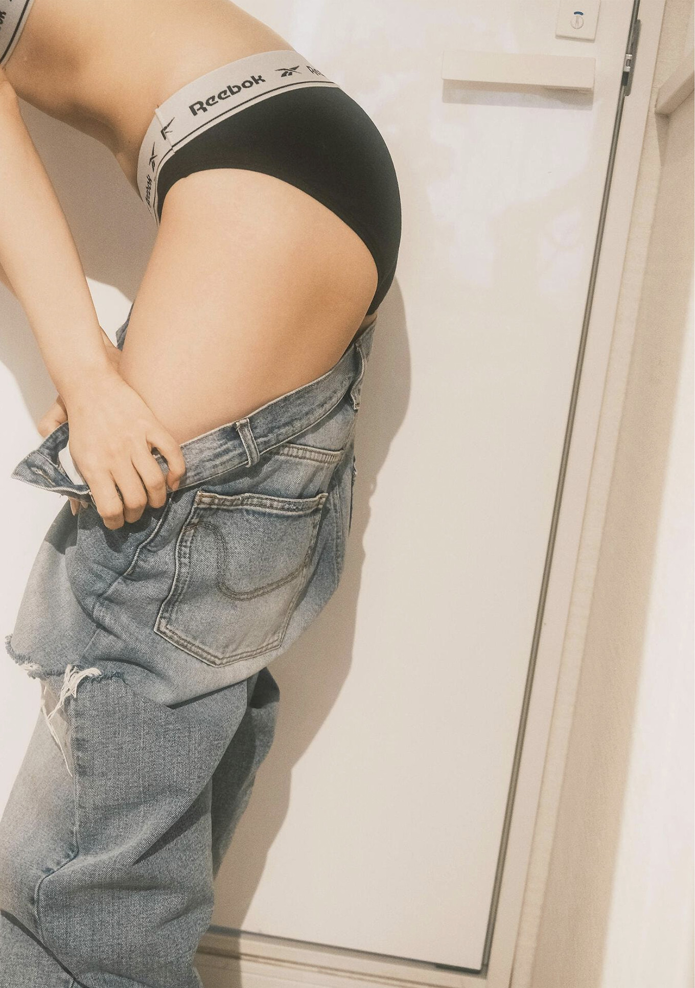 Misa Honma 本間ミサ, 写真集 「ニューヒロイン」 Set.02