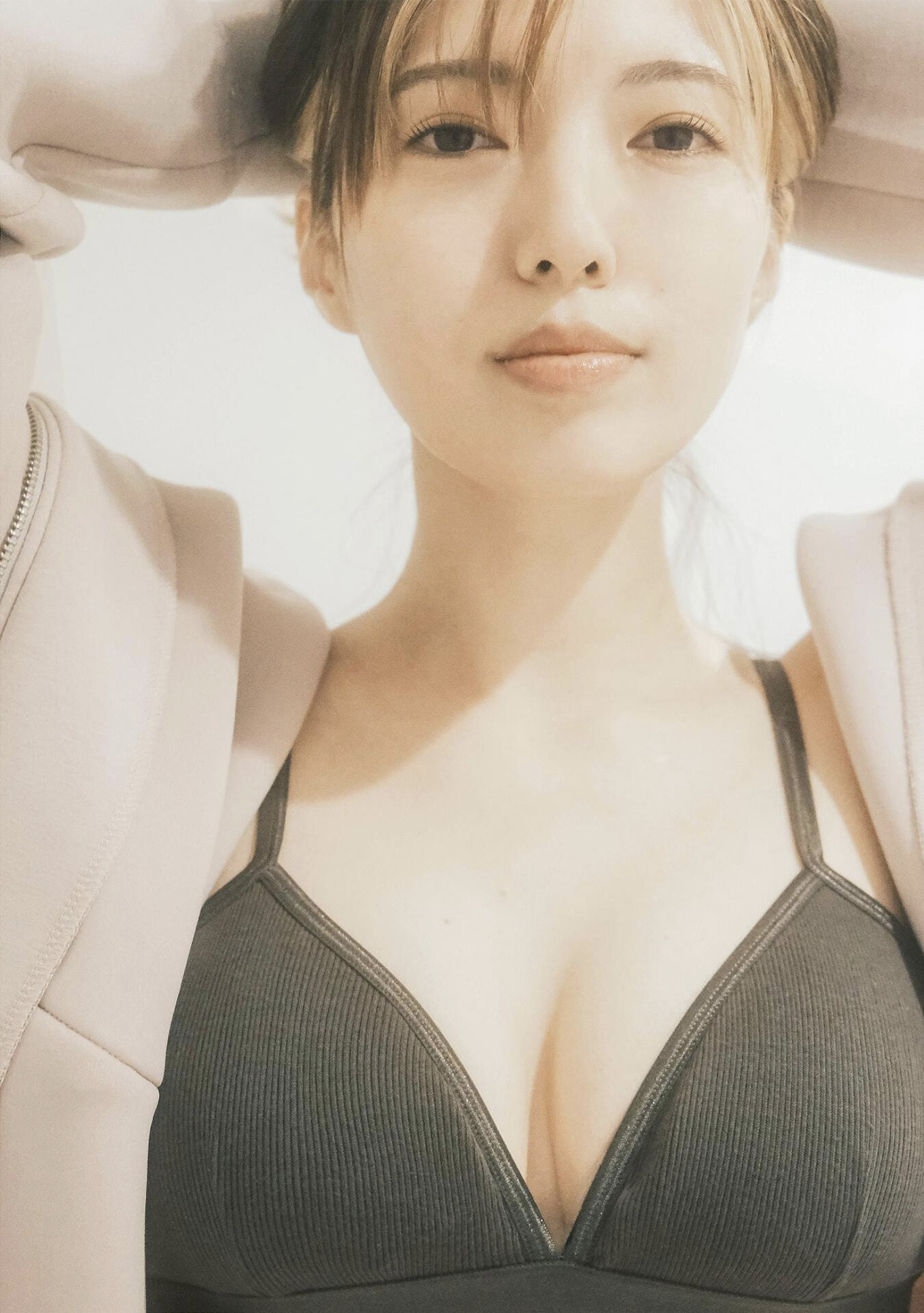 Misa Honma 本間ミサ, 写真集 「ニューヒロイン」 Set.02