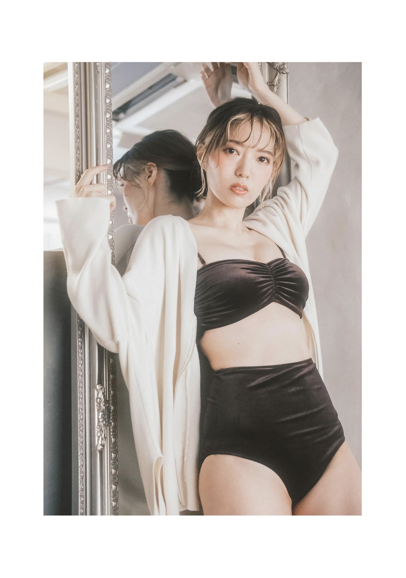 Misa Honma 本間ミサ, 写真集 「ニューヒロイン」 Set.03