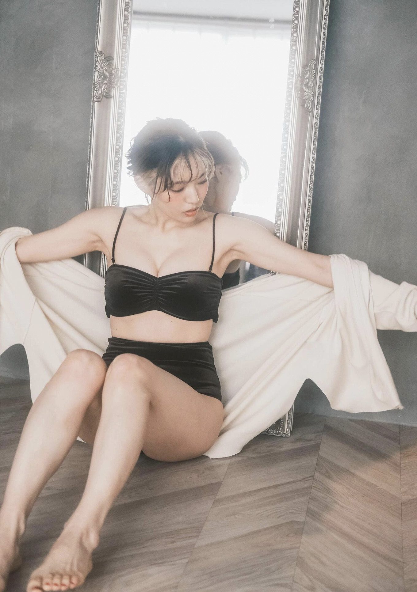 Misa Honma 本間ミサ, 写真集 「ニューヒロイン」 Set.03