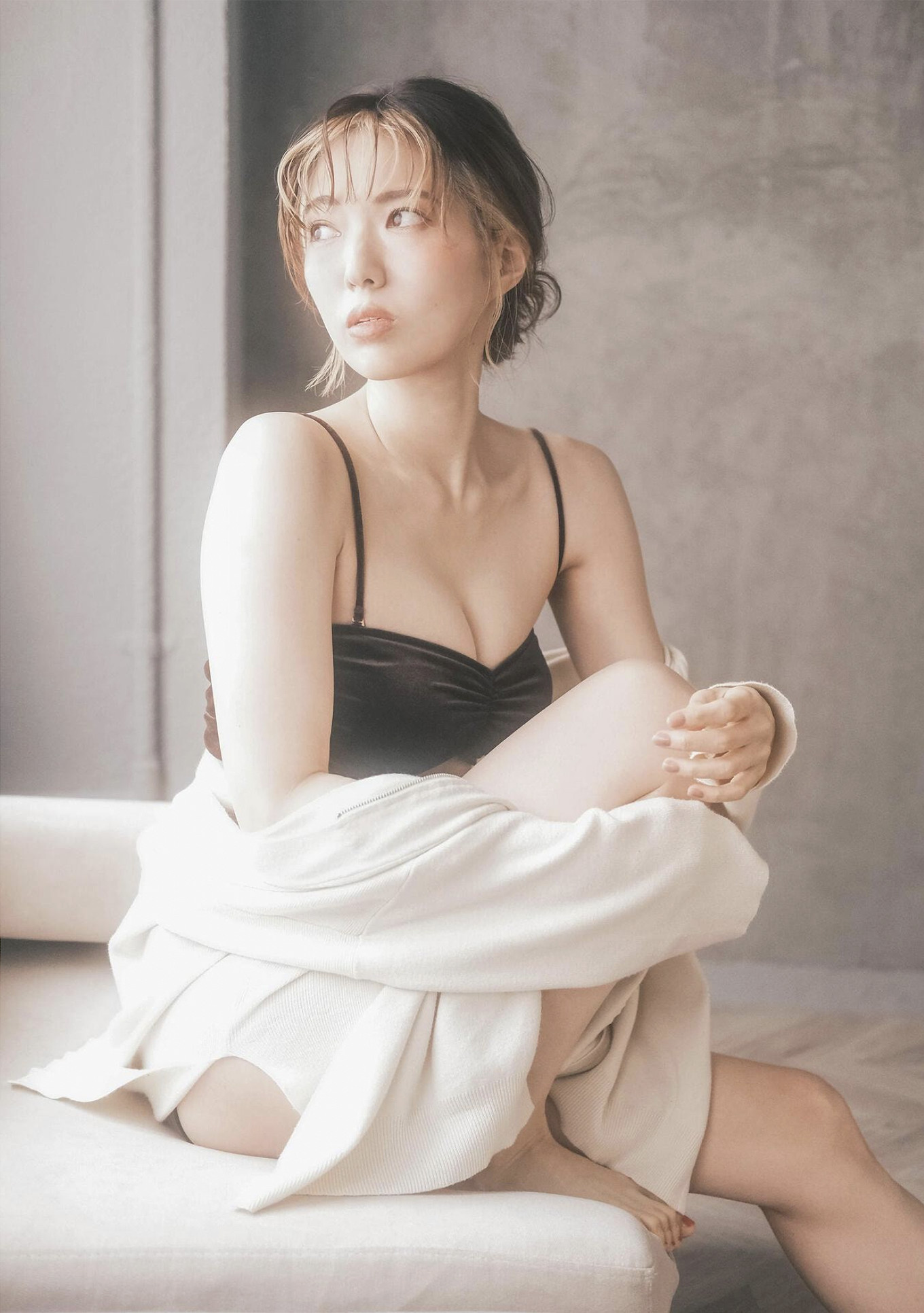 Misa Honma 本間ミサ, 写真集 「ニューヒロイン」 Set.03