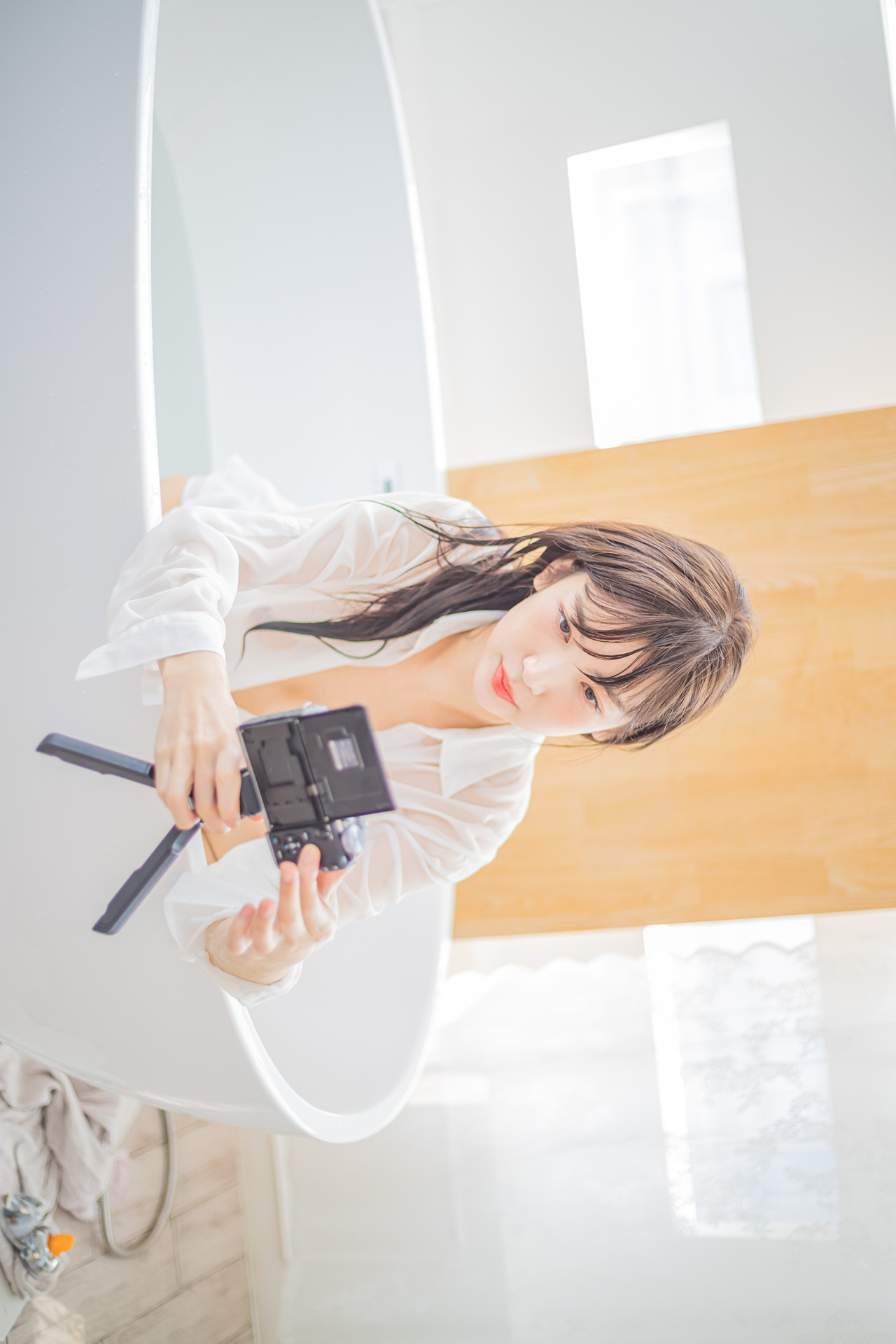Leezy 이지, Patreon Secret Web No.02 April Set.02