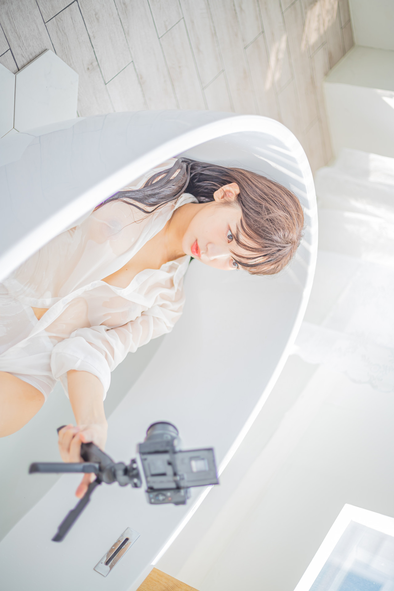 Leezy 이지, Patreon Secret Web No.02 April Set.02