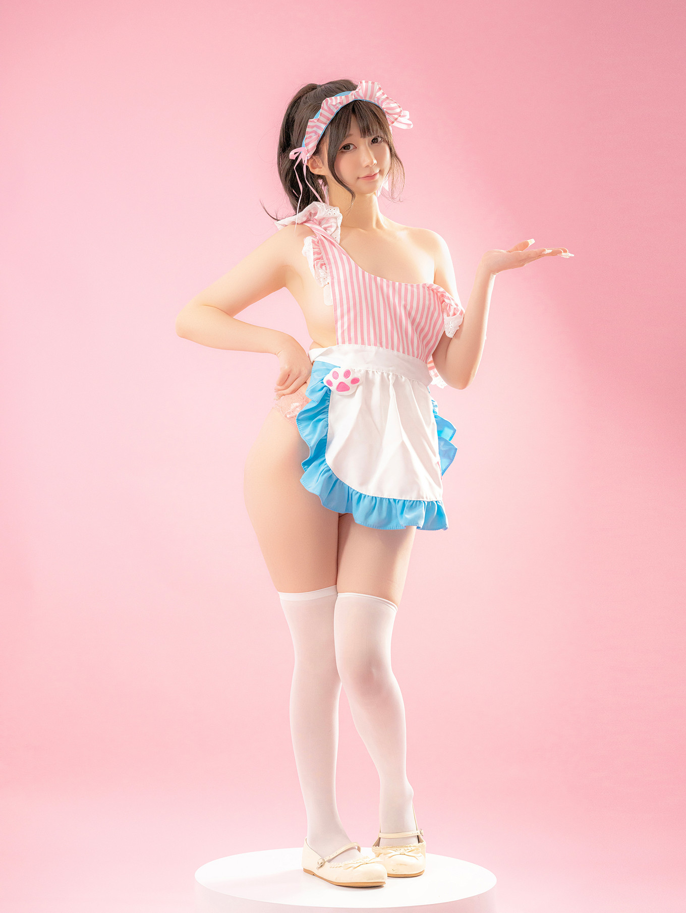 Cosplay Nagisa魔物喵 – メイド喫茶 Set.02