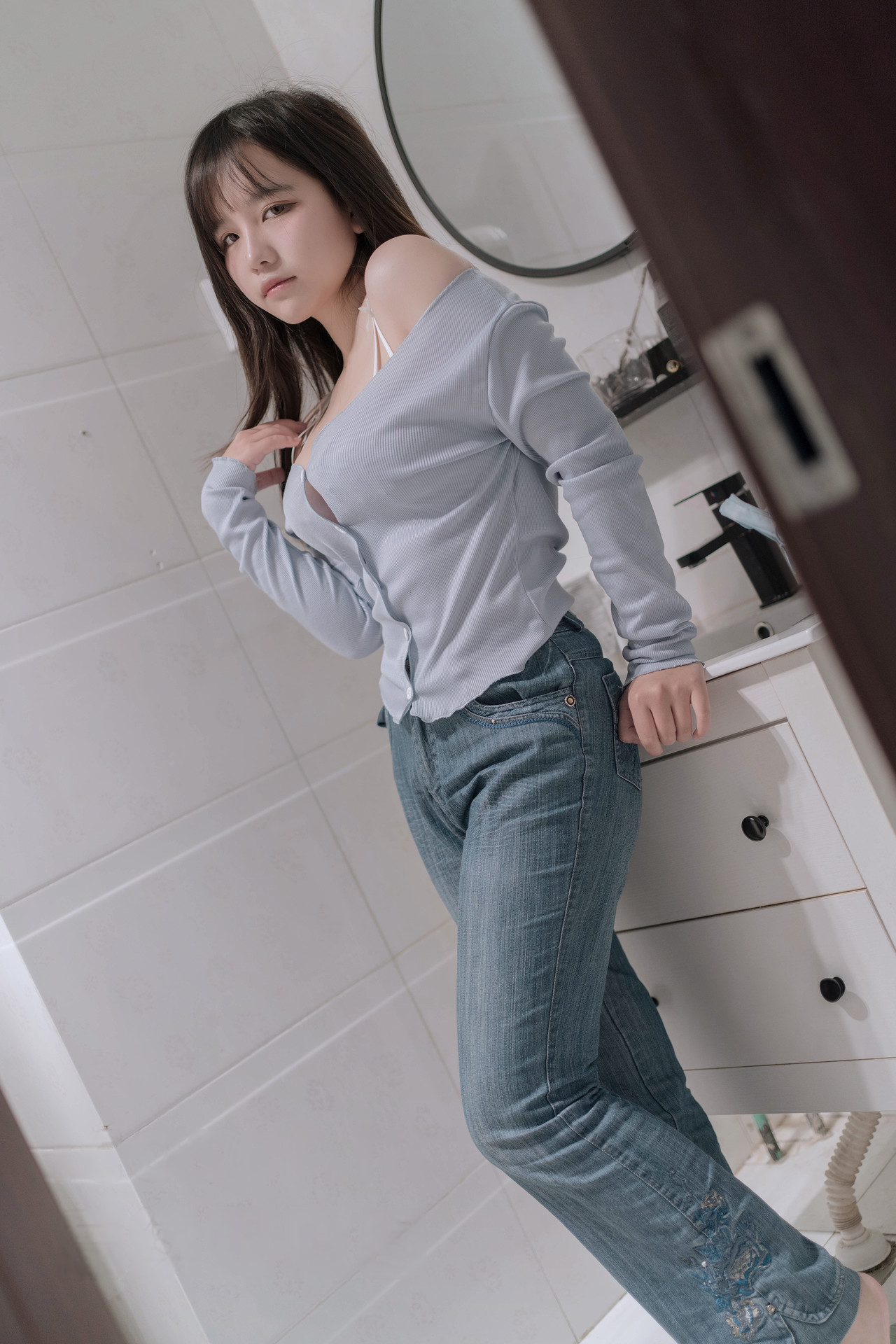 Cosplay 阿半今天很开心 – 住在隔壁的太太