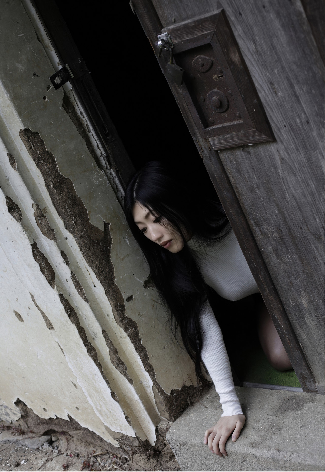 Mitsu Dan 壇蜜, デジタル写真集 蔵のなかの・・・ Premium Archive