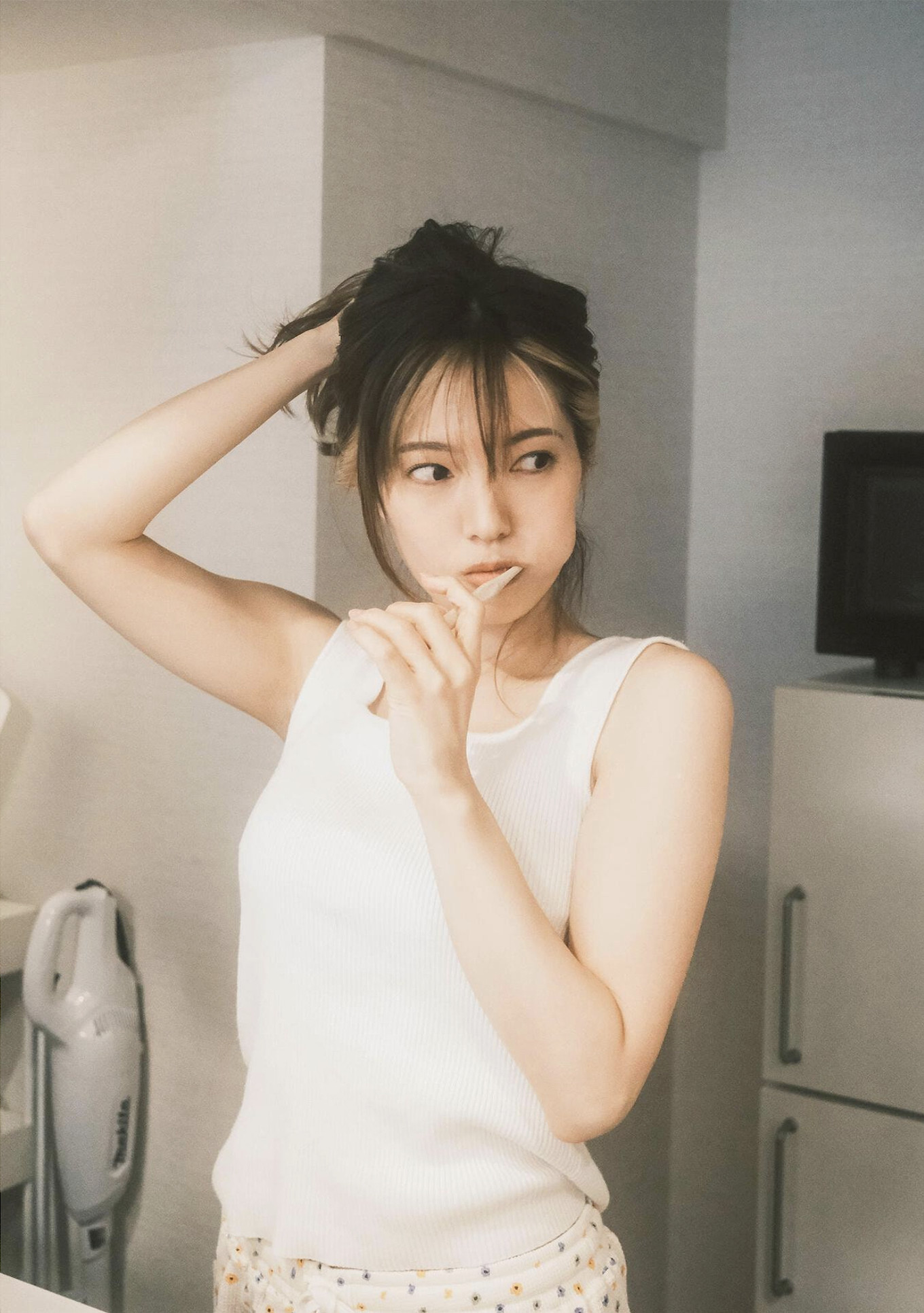 Misa Honma 本間ミサ, 写真集 「ニューヒロイン」 Set.01