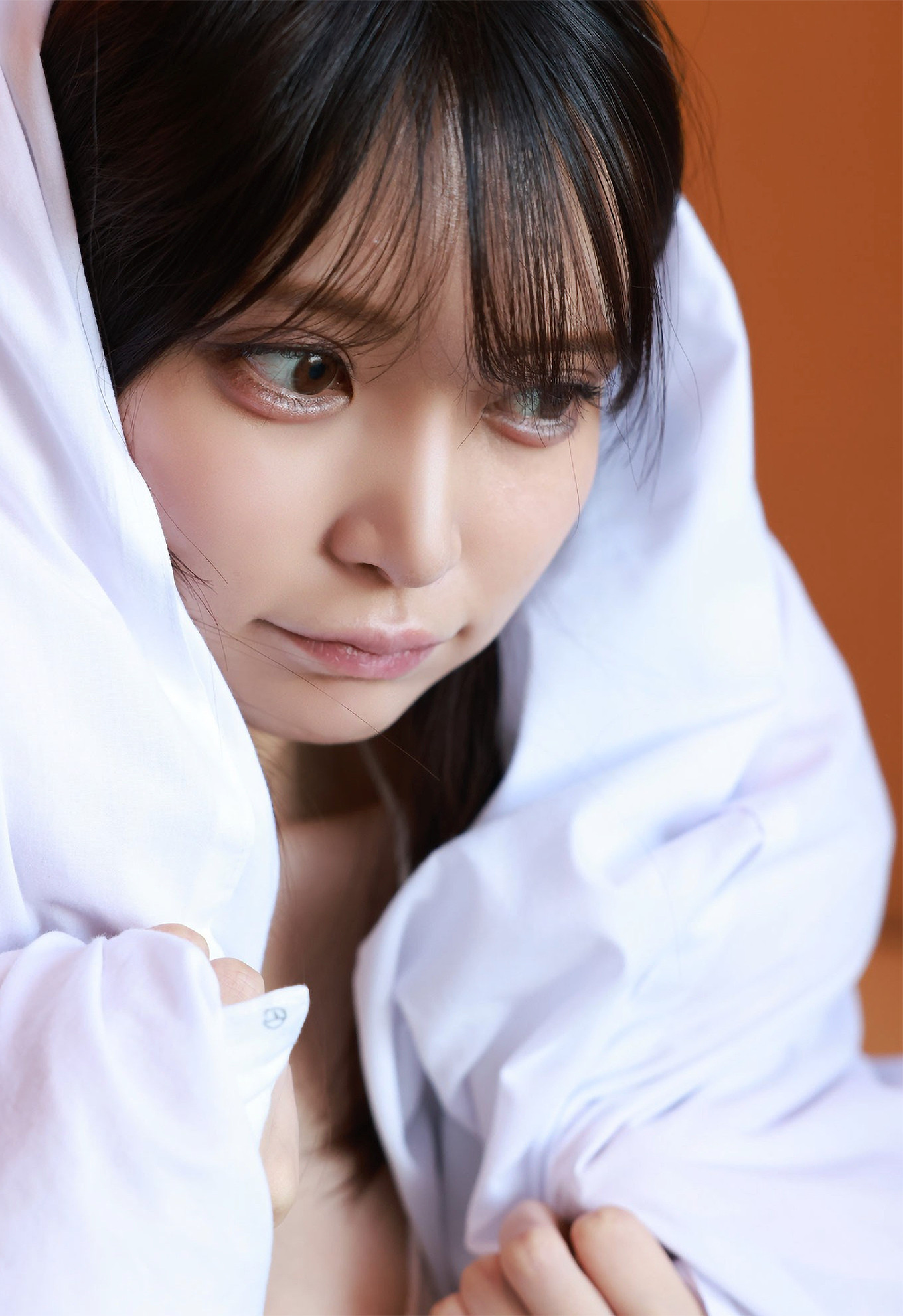 Sayaka Nitori 似鳥沙也加, 写真集 旬撮ガール Vol.1 旅館で麻からセクシー連発