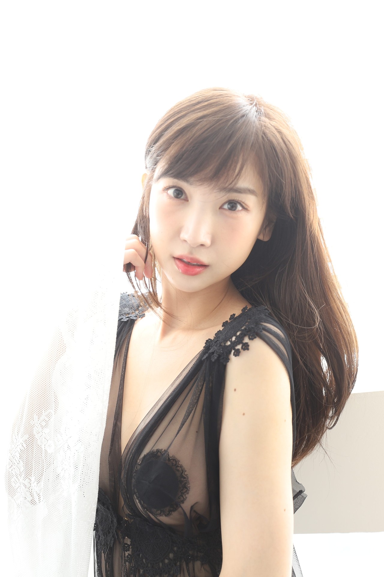 Mozzi 모찌, Sonson 손손, DJAWA ‘Spring Comes Twice’ Set.01