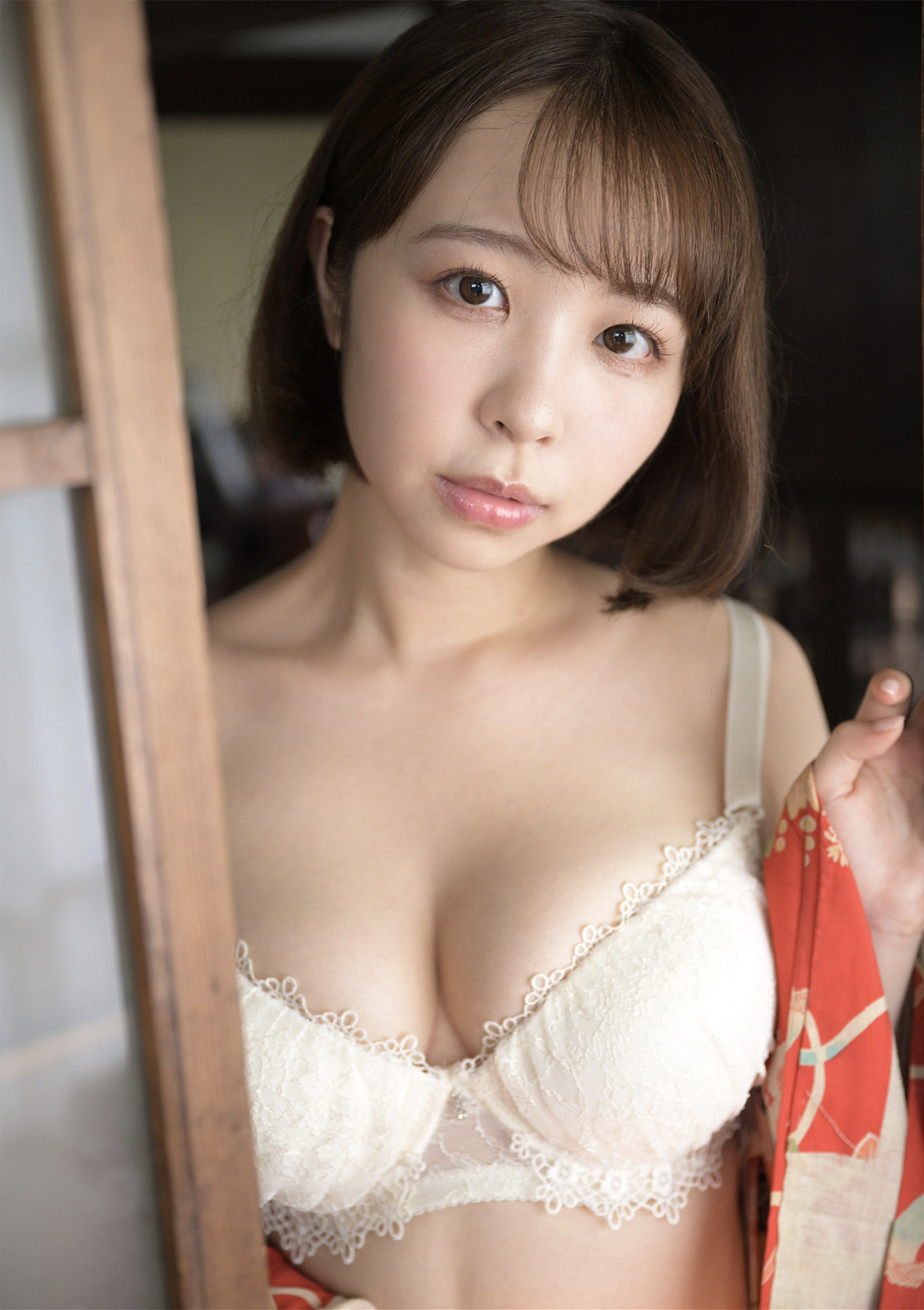 Riho Shishido 宍戸里帆, 週刊現代デジタル写真集 「現役女子大生のマシュマロ巨乳」 Set.01