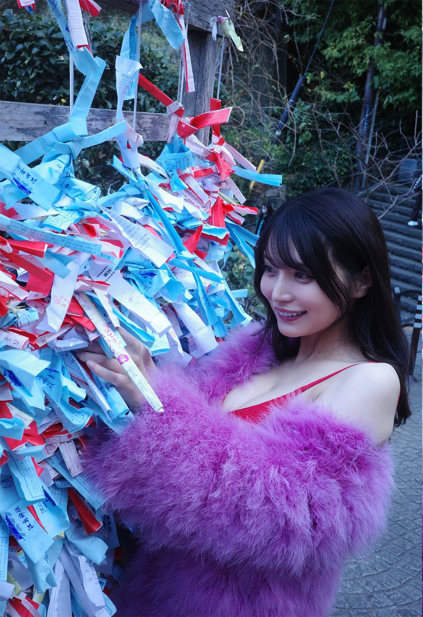 Sayaka Nitori 似鳥沙也加, 写真集 旬撮ガール Vol.2 早くも限界突破な美バスト
