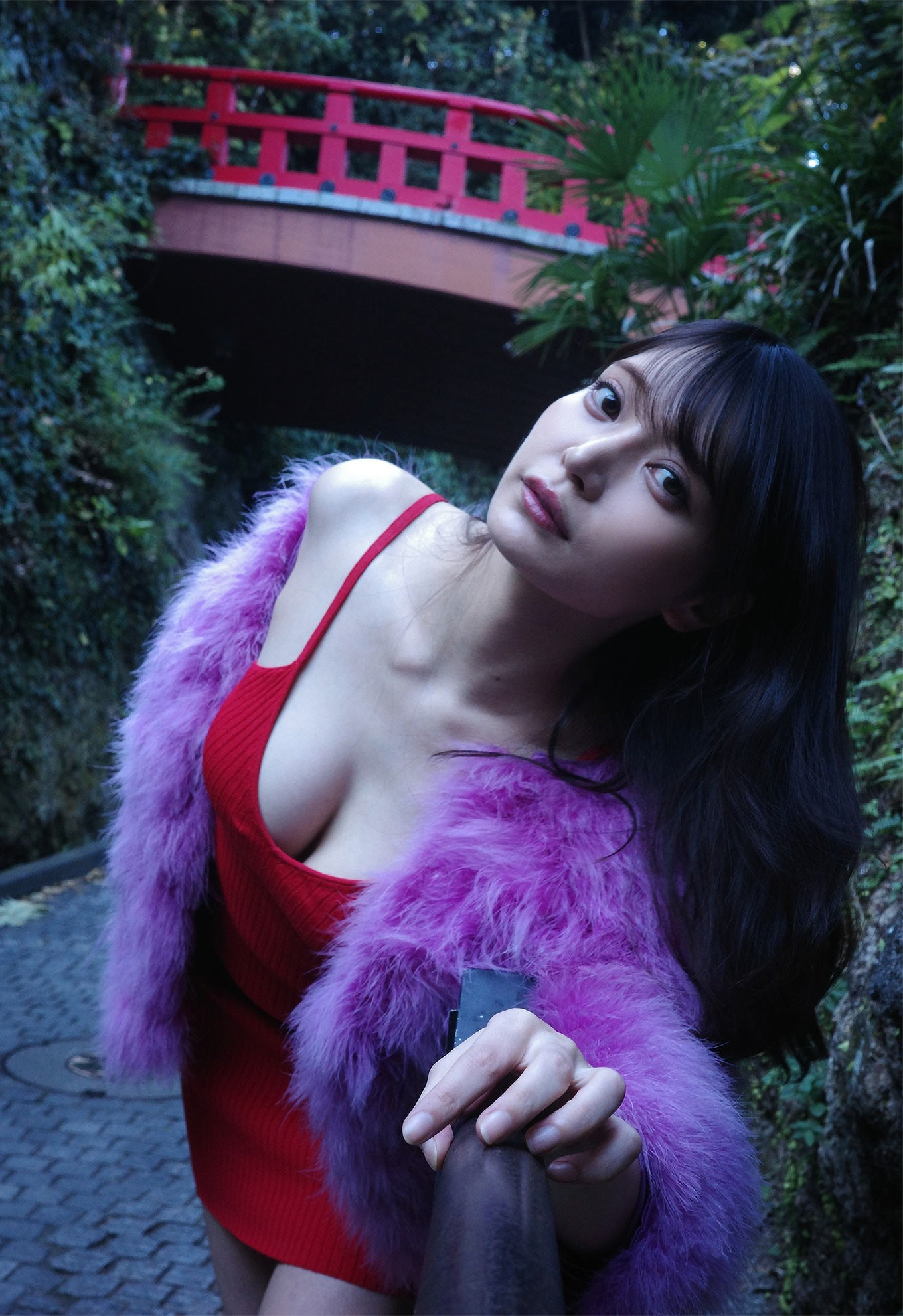 Sayaka Nitori 似鳥沙也加, 写真集 旬撮ガール Vol.2 早くも限界突破な美バスト