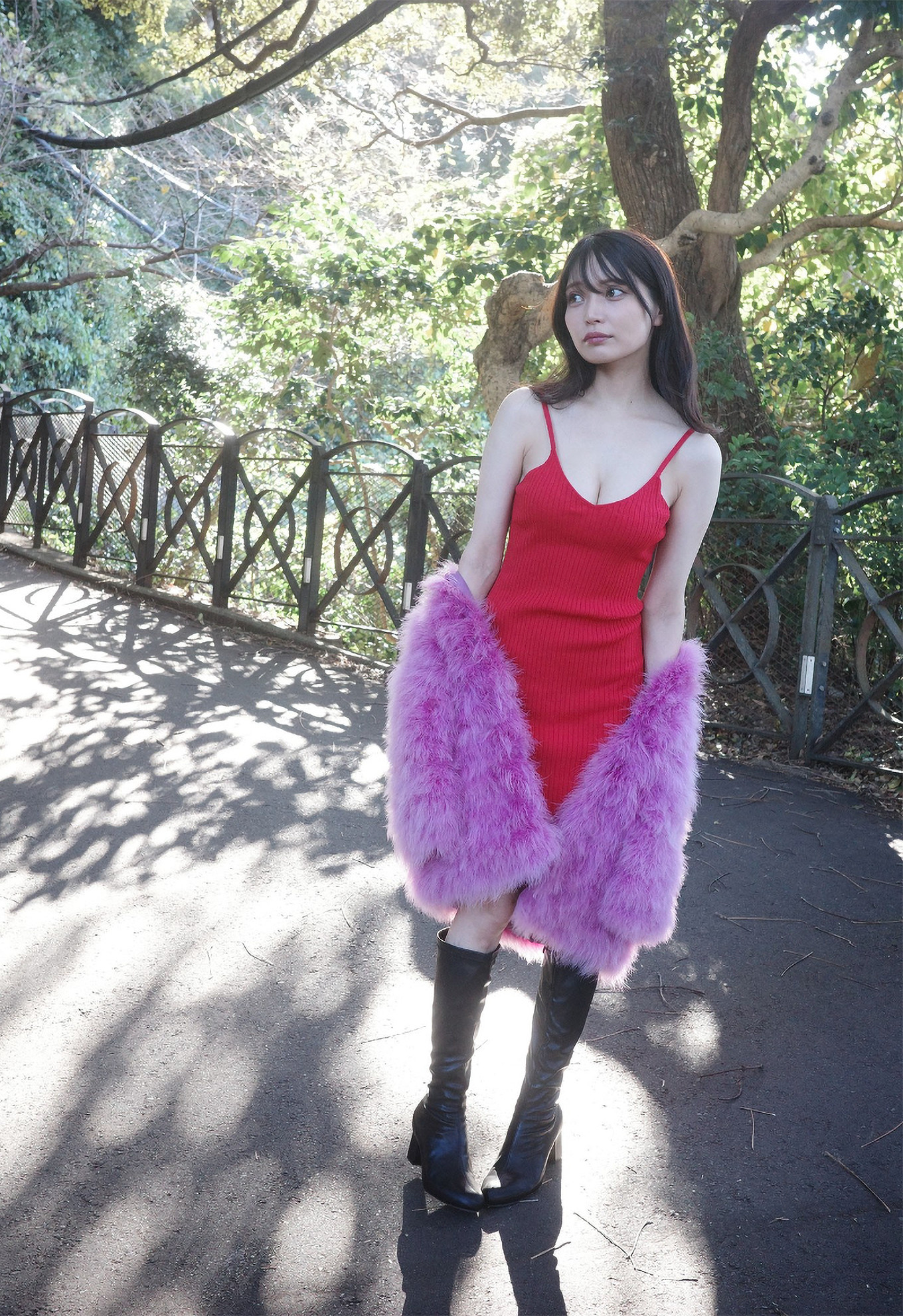 Sayaka Nitori 似鳥沙也加, 写真集 旬撮ガール Vol.2 早くも限界突破な美バスト