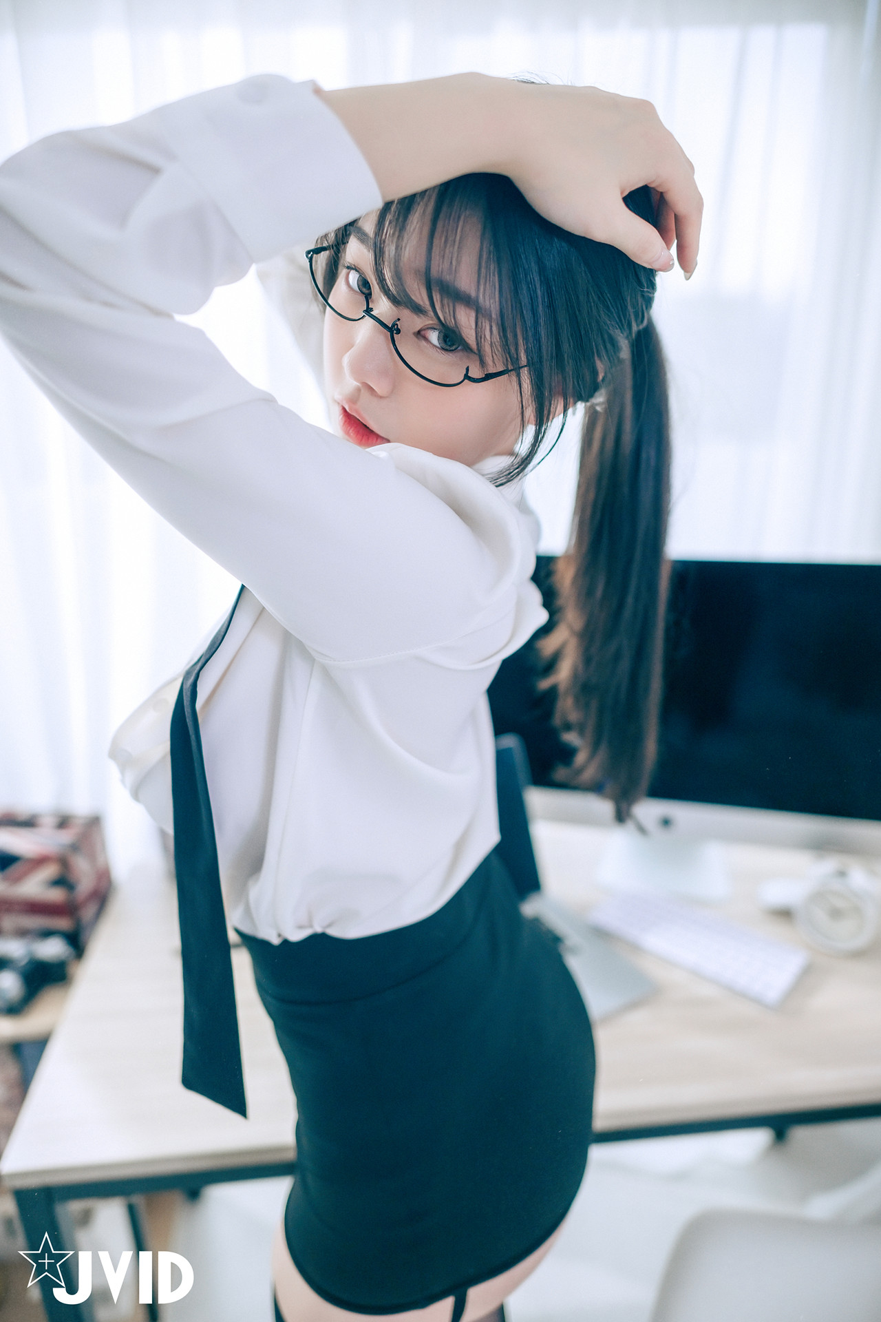 JVID 苡昕Slivia – 超巨乳女秘書 Set.01