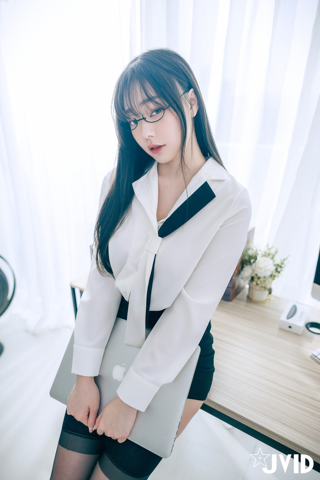 JVID 苡昕Slivia – 超巨乳女秘書 Set.01