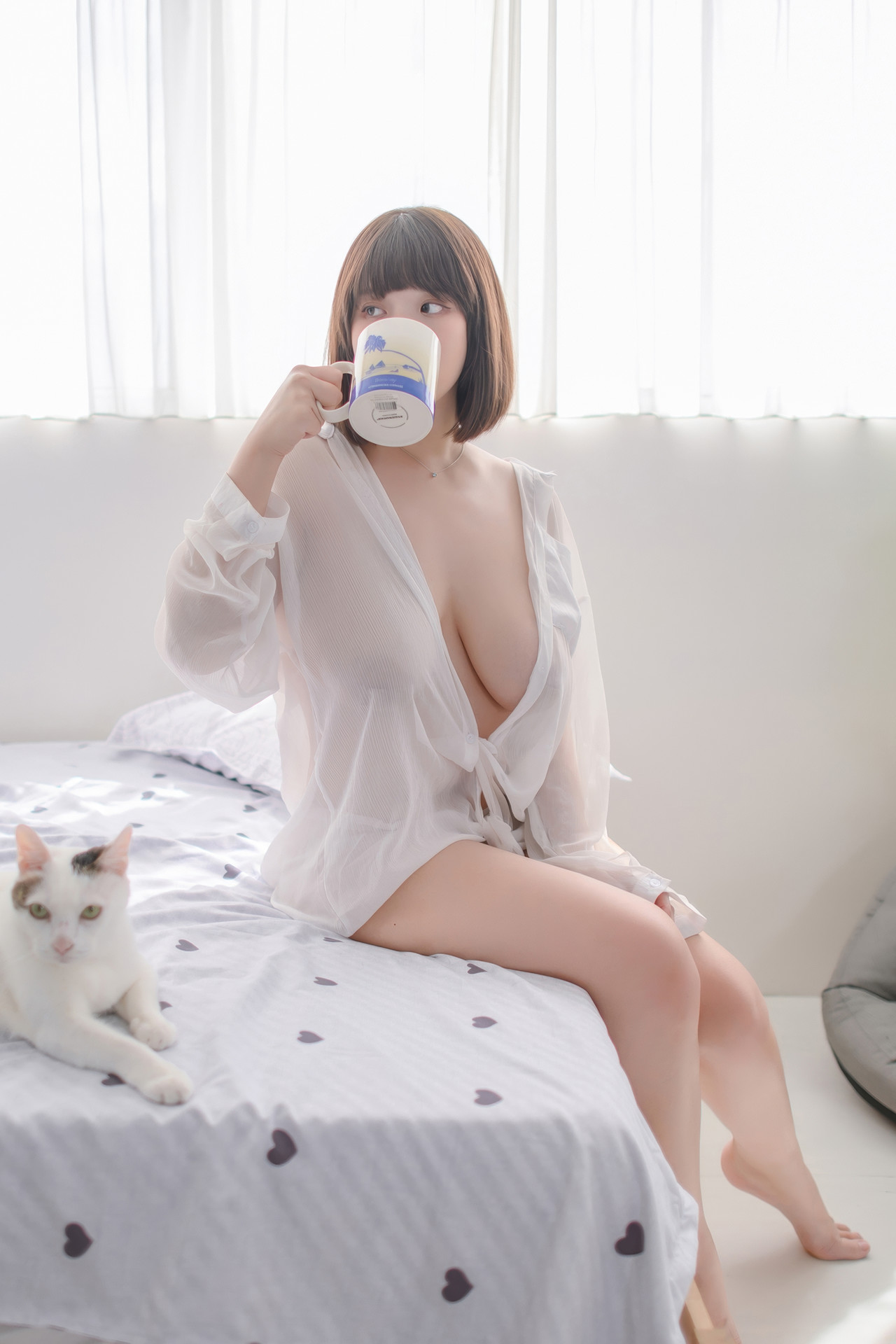 JVID Ruru茹茹 H級豪巨乳 寄宿家中的前同事－茹茹，一早醒來就衣衫不整！豪乳在眼前晃的我頭好暈啊～～～ Set.03