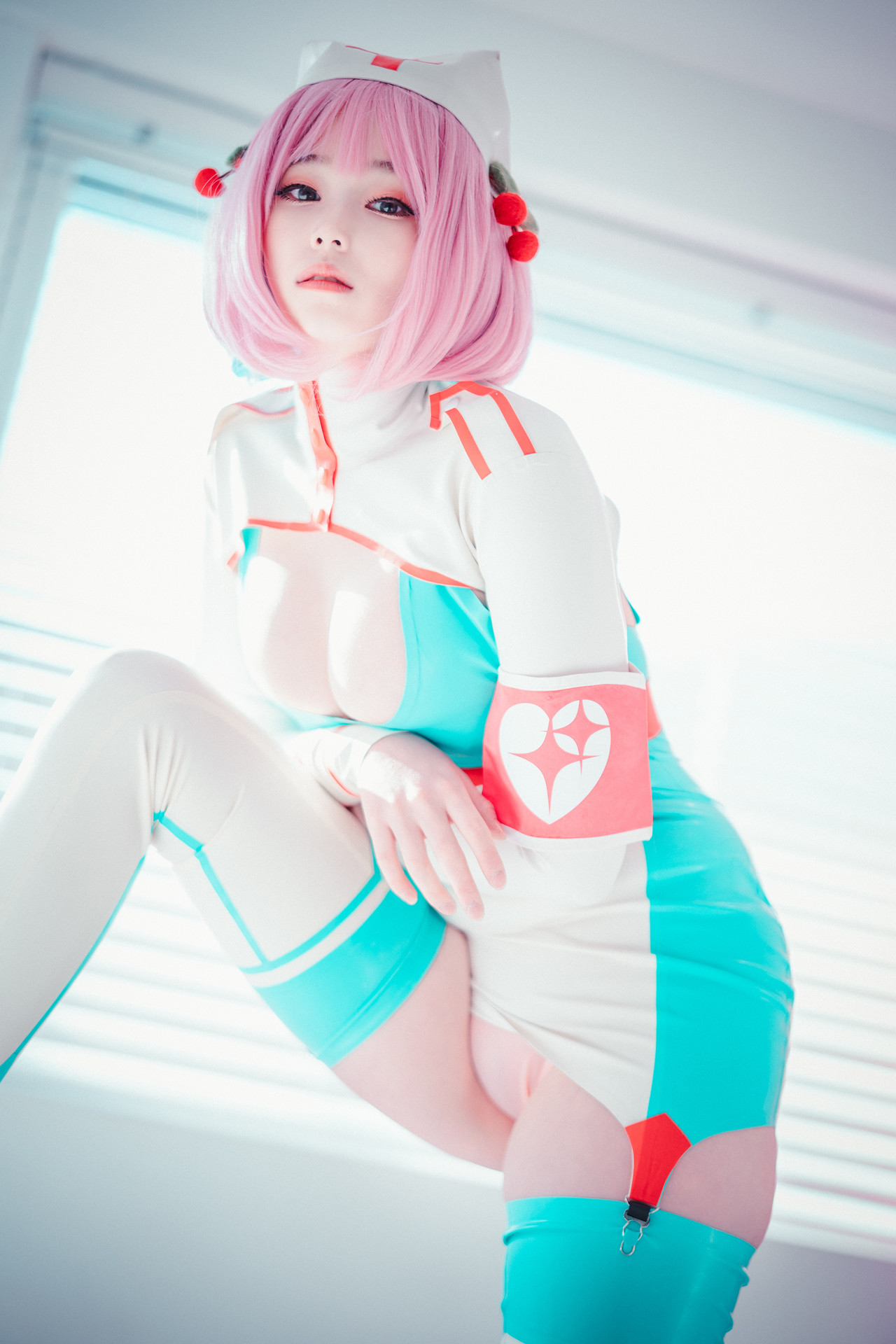 Bambi 밤비, DJAWA ‘Cling To Latex’